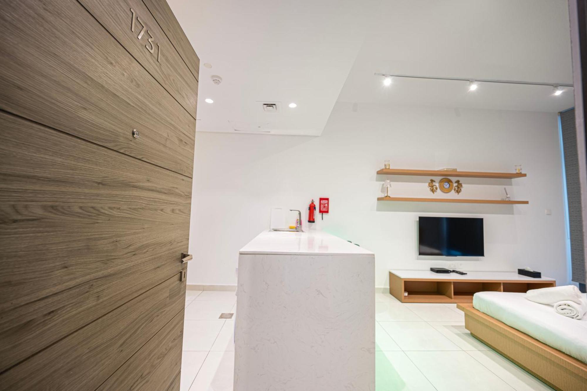 In Dubailand - Bright And Airy Apartamento Dubai