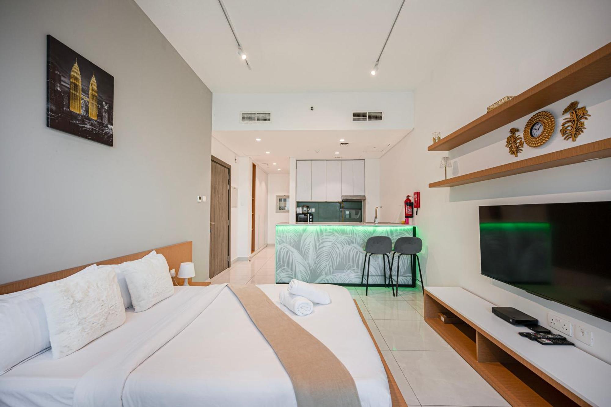 In Dubailand - Bright And Airy Apartamento Dubai