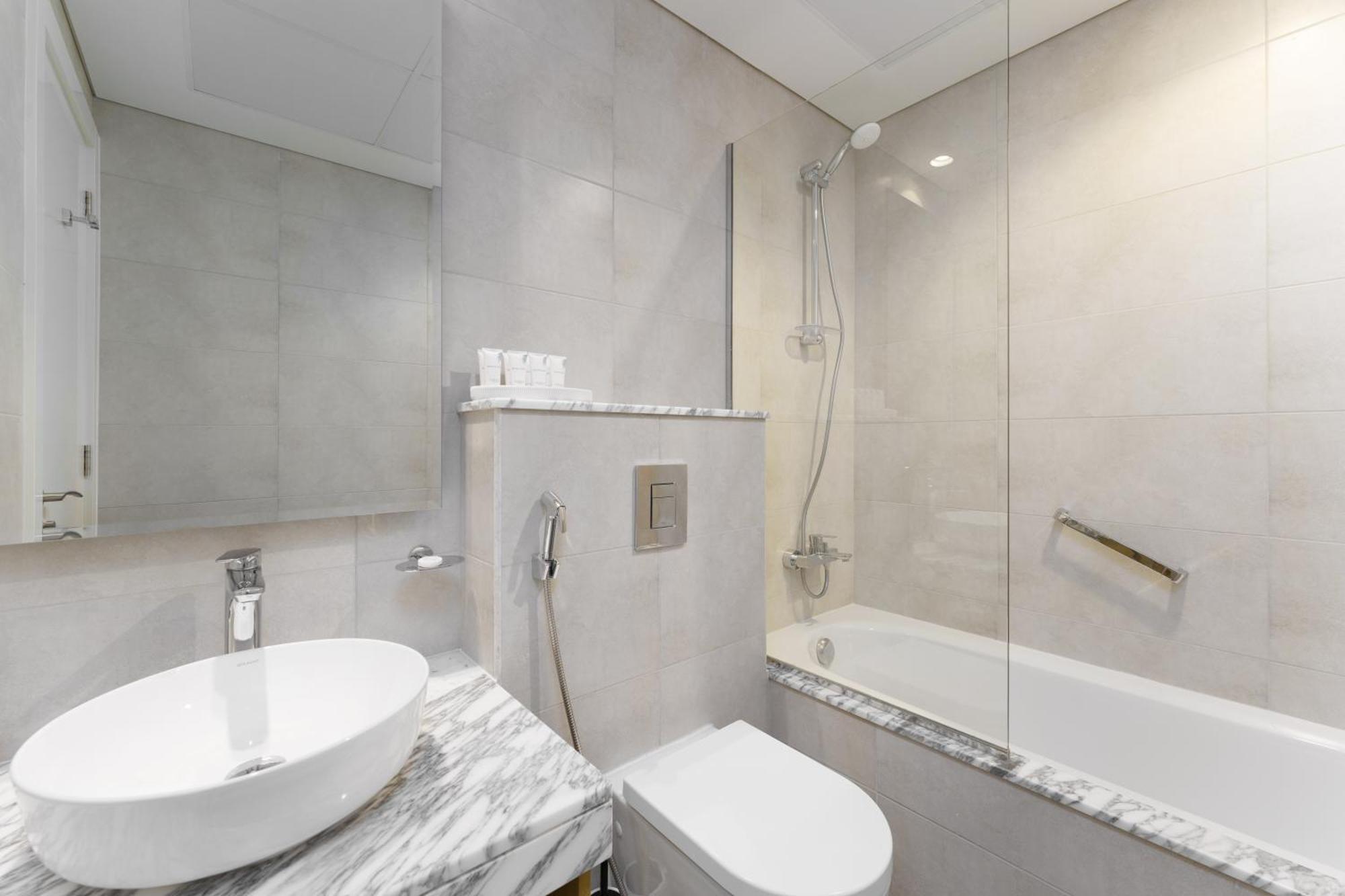 Aykon - Modern 2br - 5min Mall Dubai