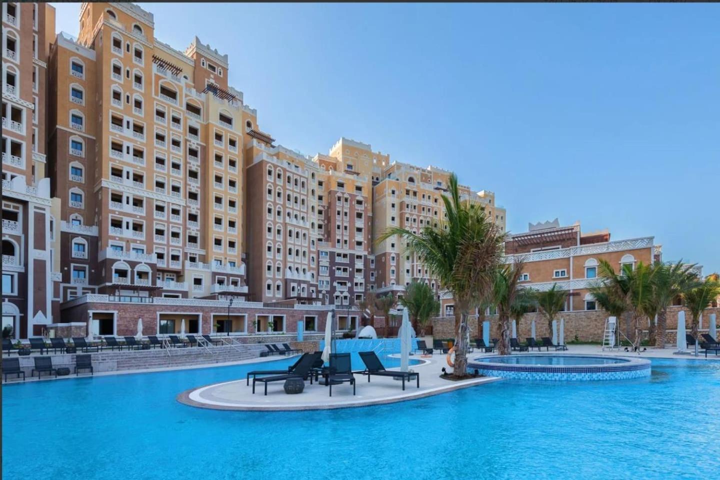 Charming Sea View 2bdr, And Pool Access Dubai