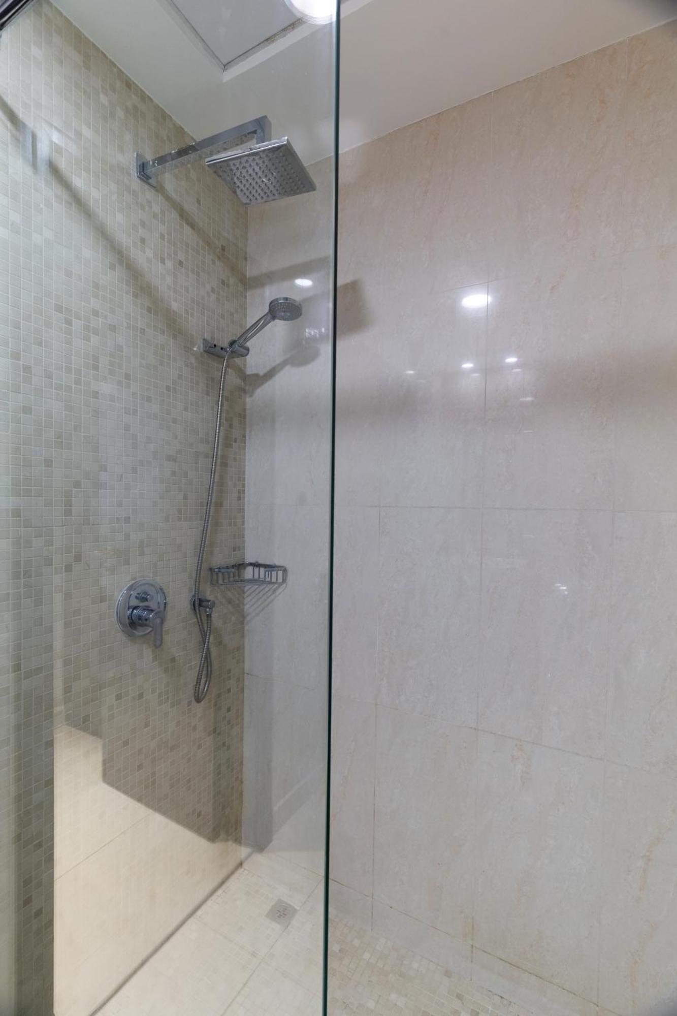 Apartment Charming Sea View 2bdr, And Pool Access