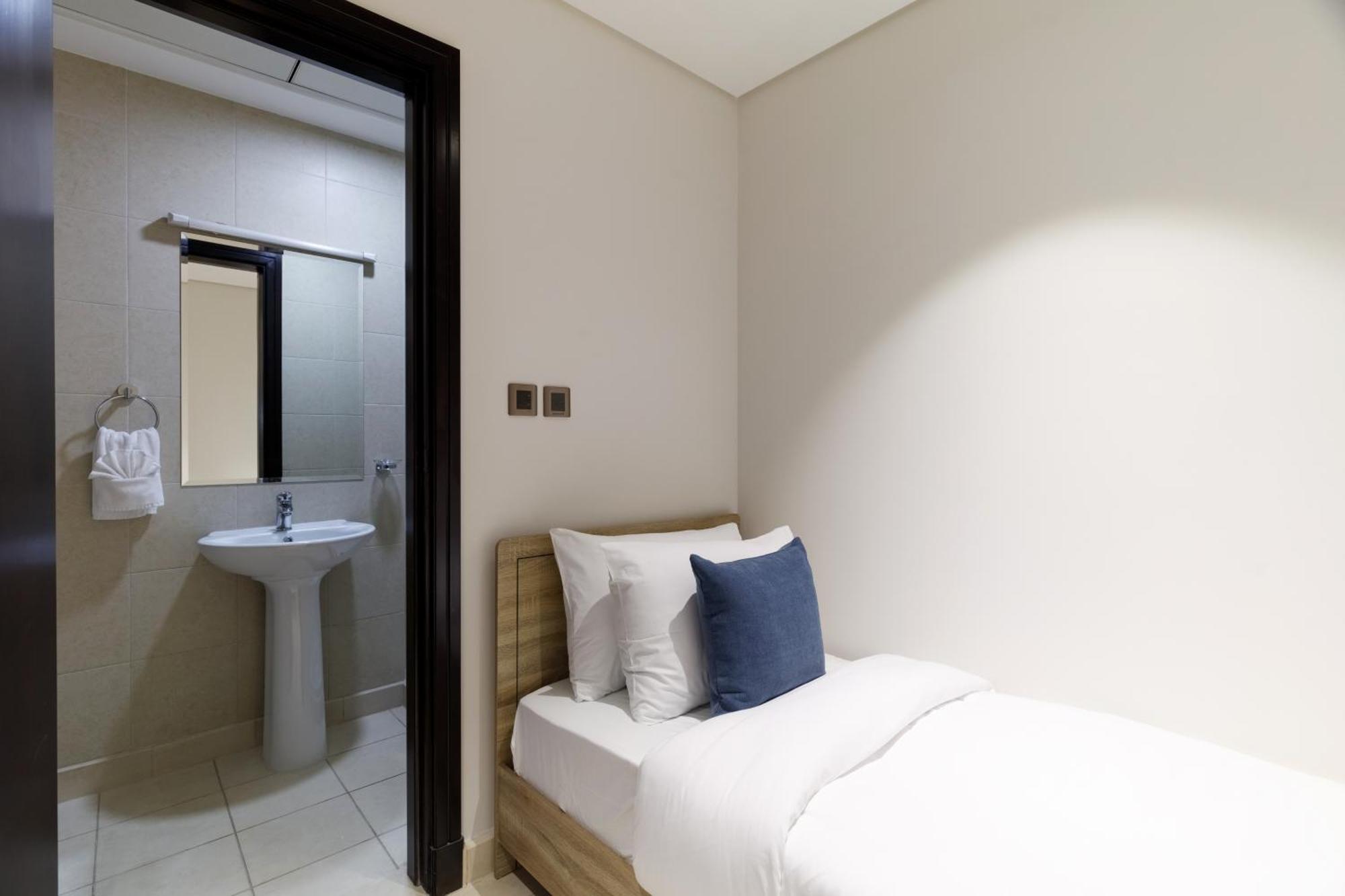 Apartment Charming Sea View 2bdr, And Pool Access *