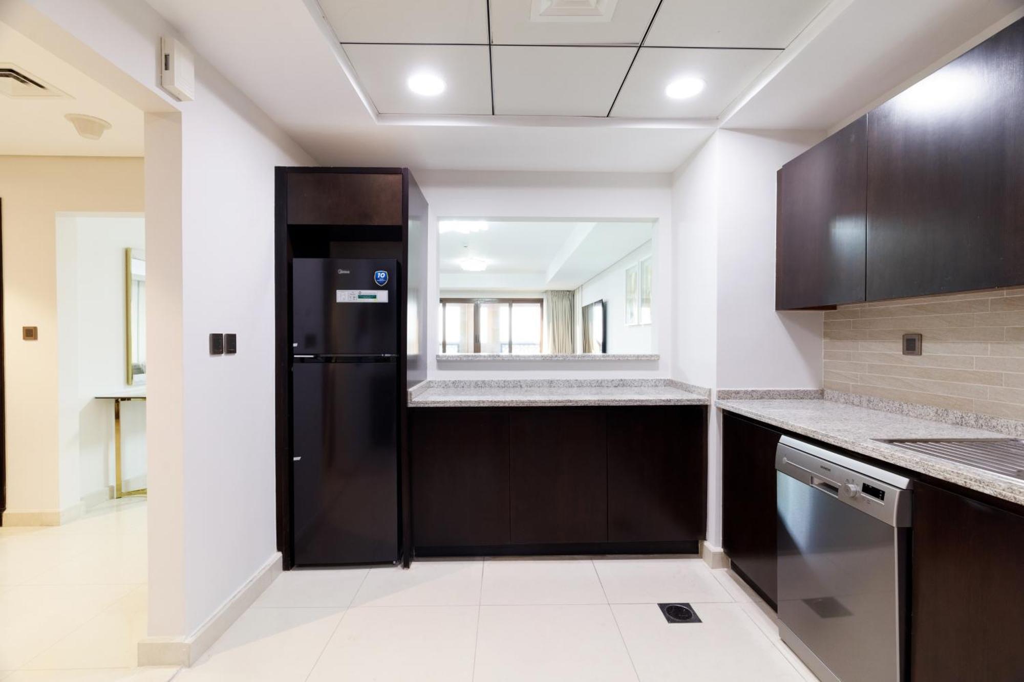 Charming Sea View 2bdr, And Pool Access * Dubai