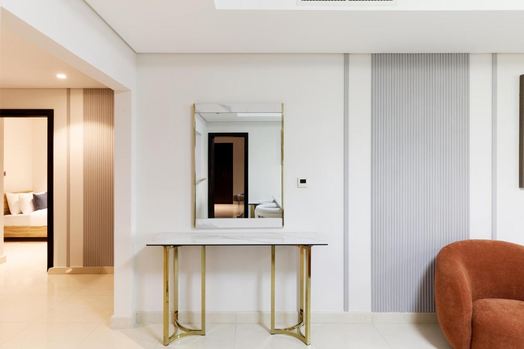 Charming Sea View 2bdr, And Pool Access Apartment Dubai