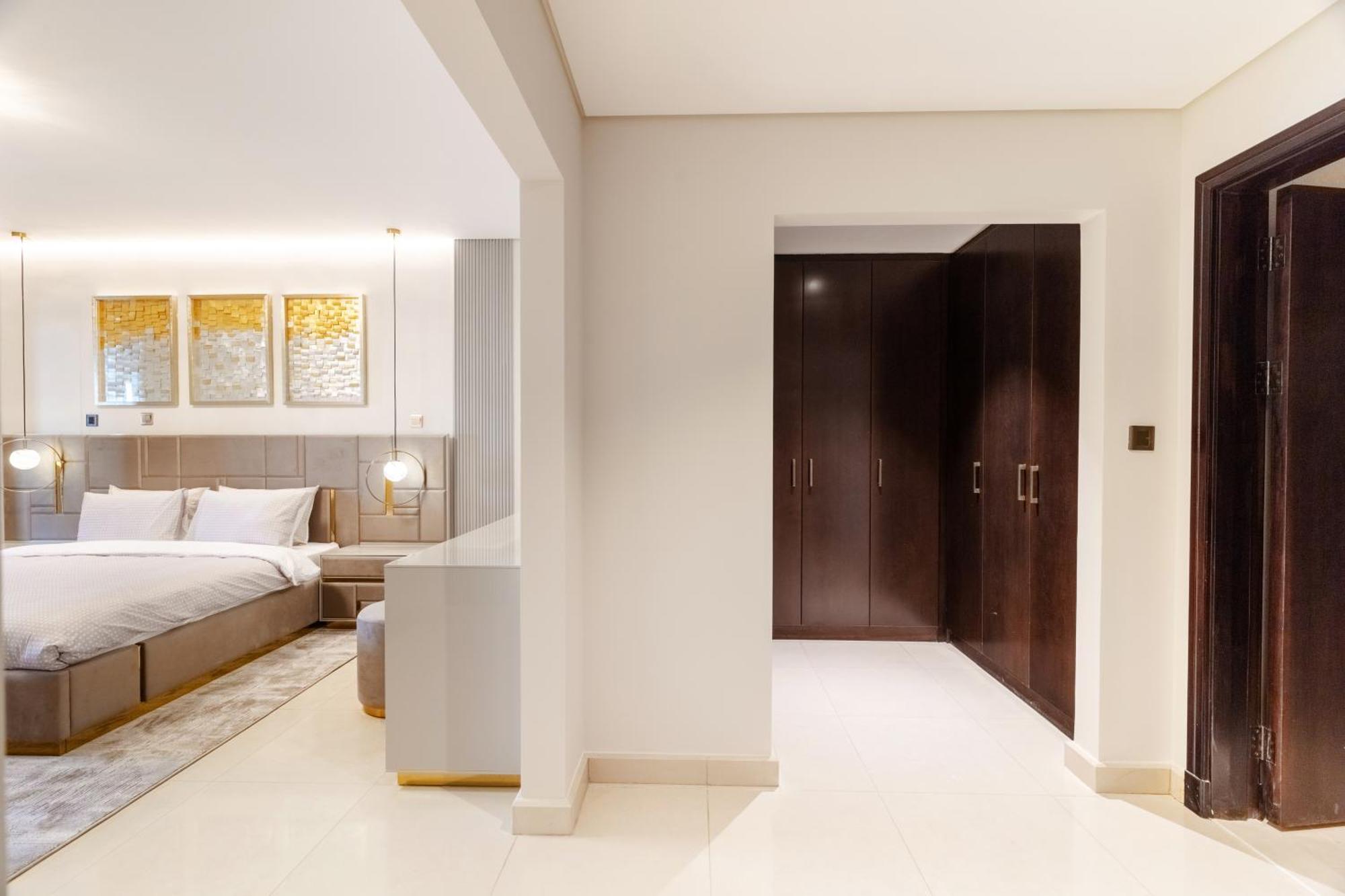 Apartment Charming Sea View 2bdr, And Pool Access Dubai