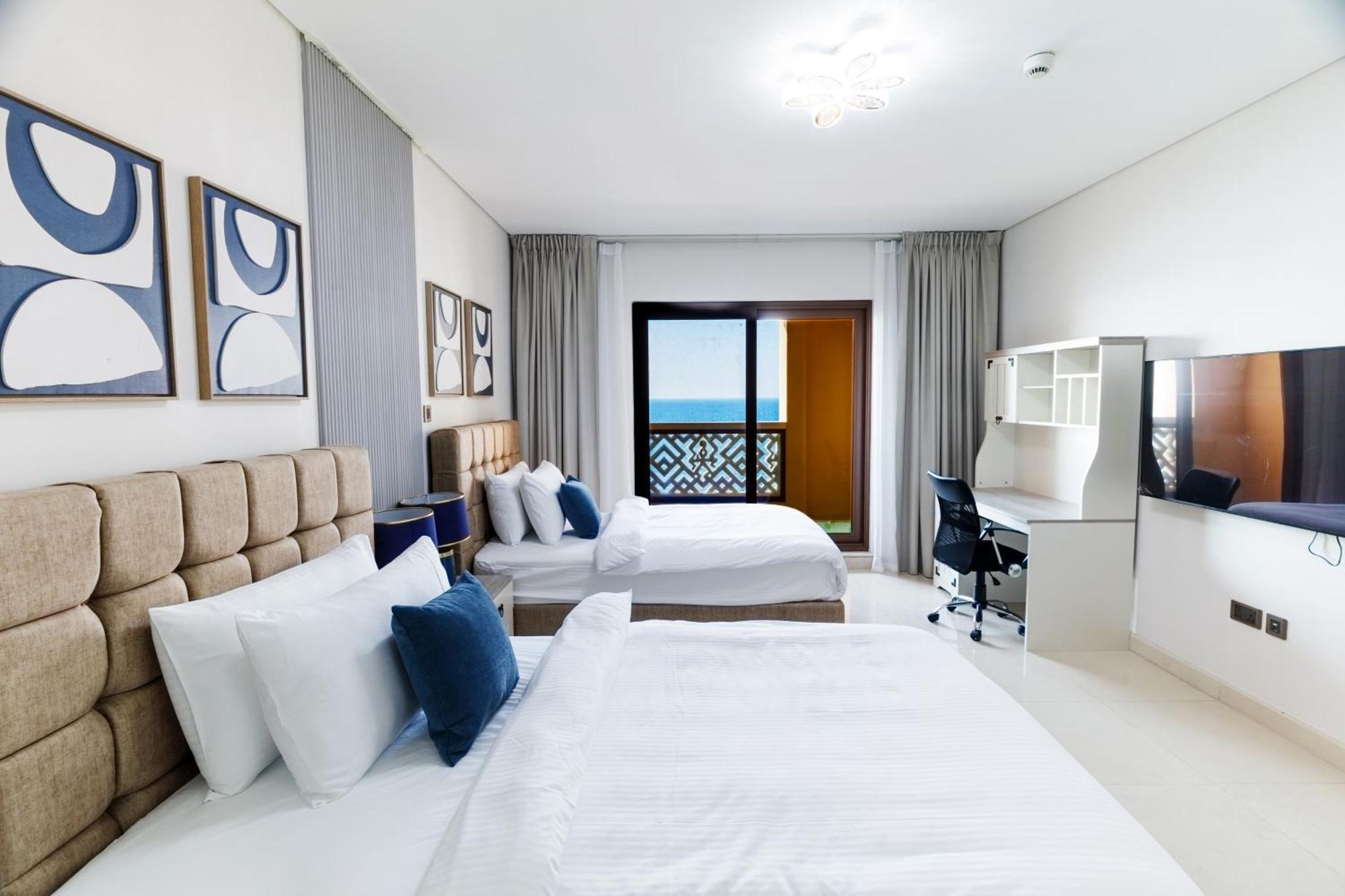 Apartment Charming Sea View 2bdr, And Pool Access Dubai