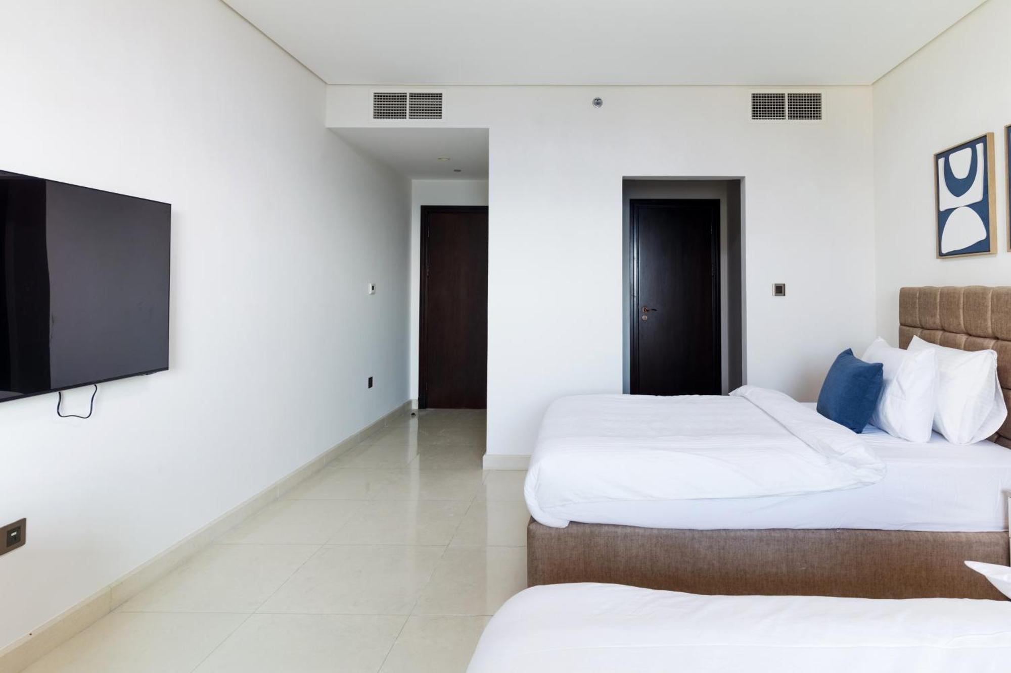 Apartment Charming Sea View 2bdr, And Pool Access