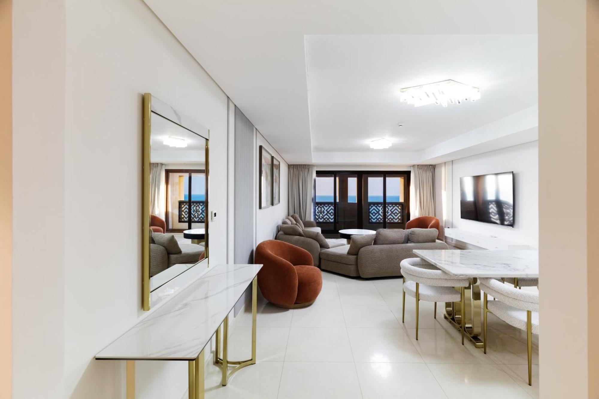 Charming Sea View 2bdr, And Pool Access