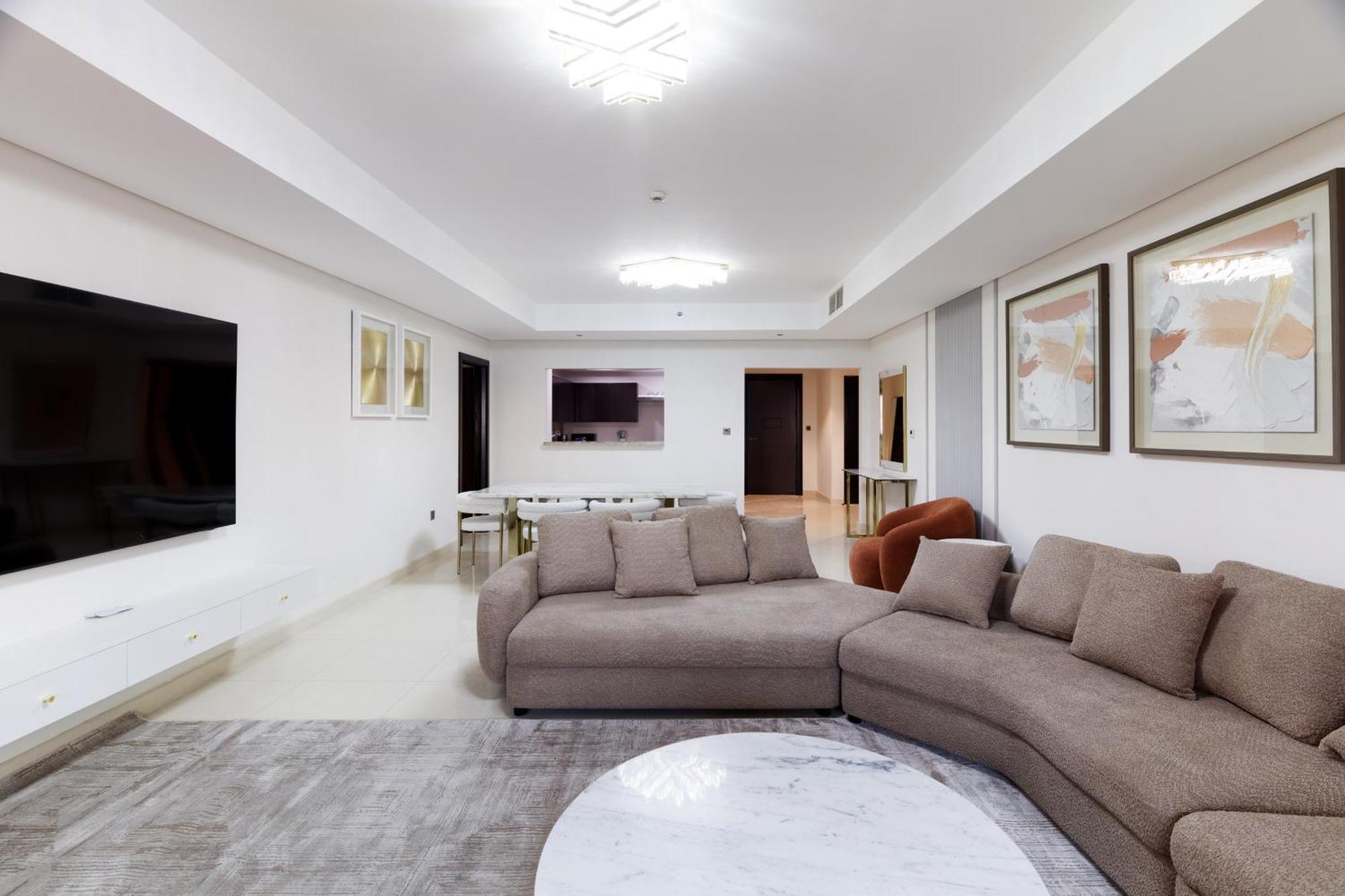 Charming Sea View 2bdr, And Pool Access Apartment