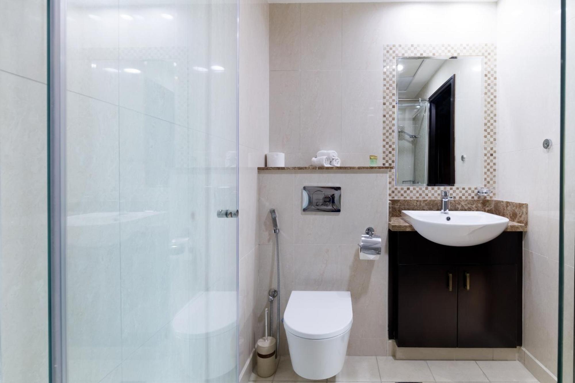 Charming Sea View 2bdr, And Pool Access Dubai