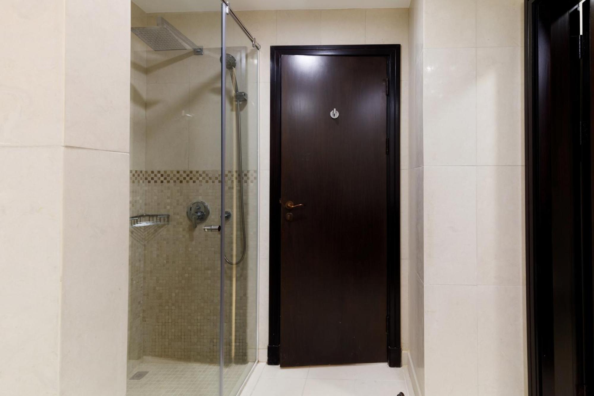 Charming Sea View 2bdr, And Pool Access * Dubai
