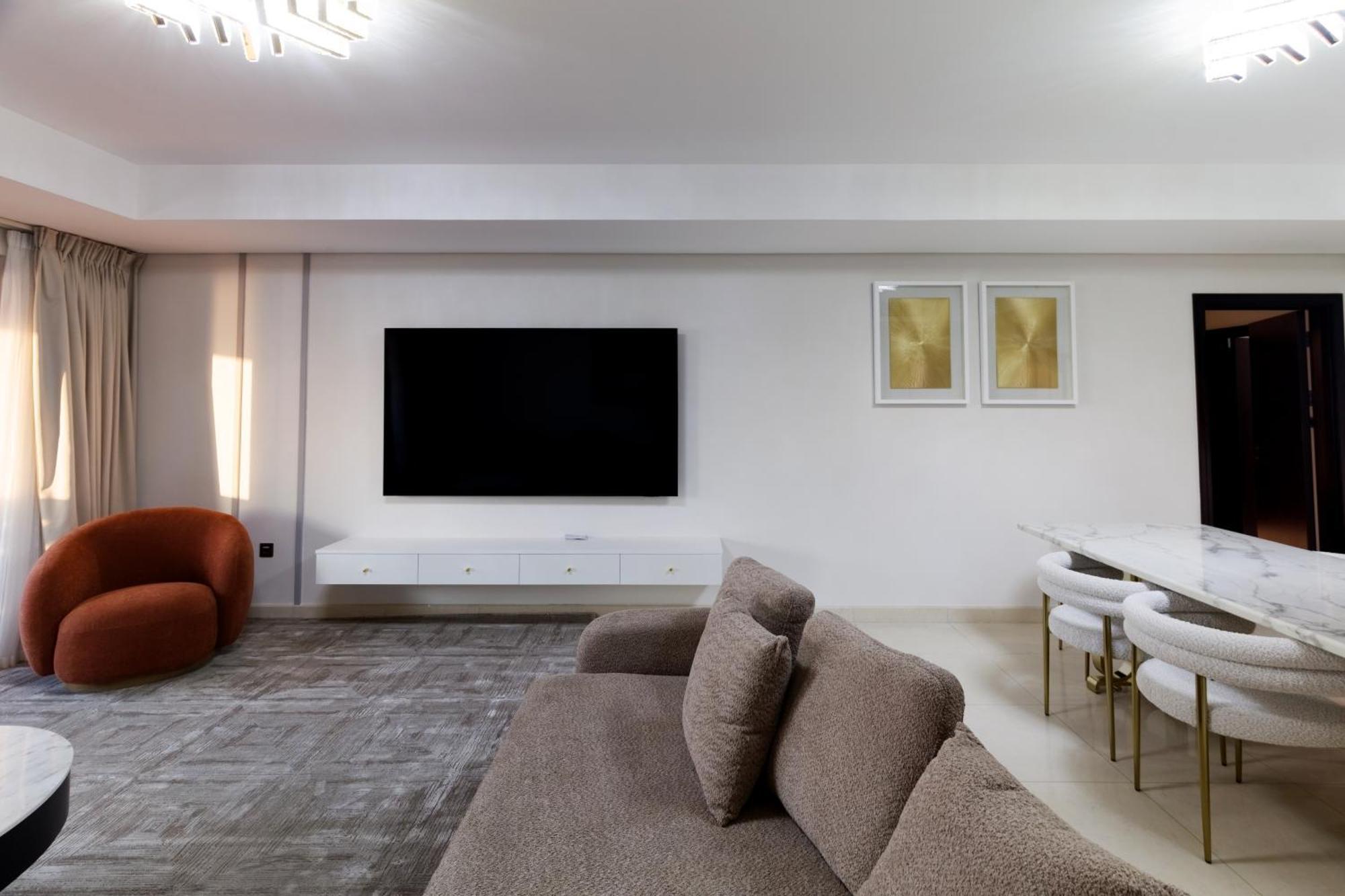 Apartment Charming Sea View 2bdr, And Pool Access