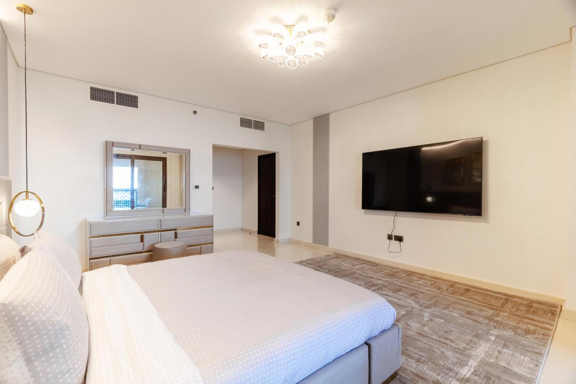 Charming Sea View 2bdr, And Pool Access Dubai