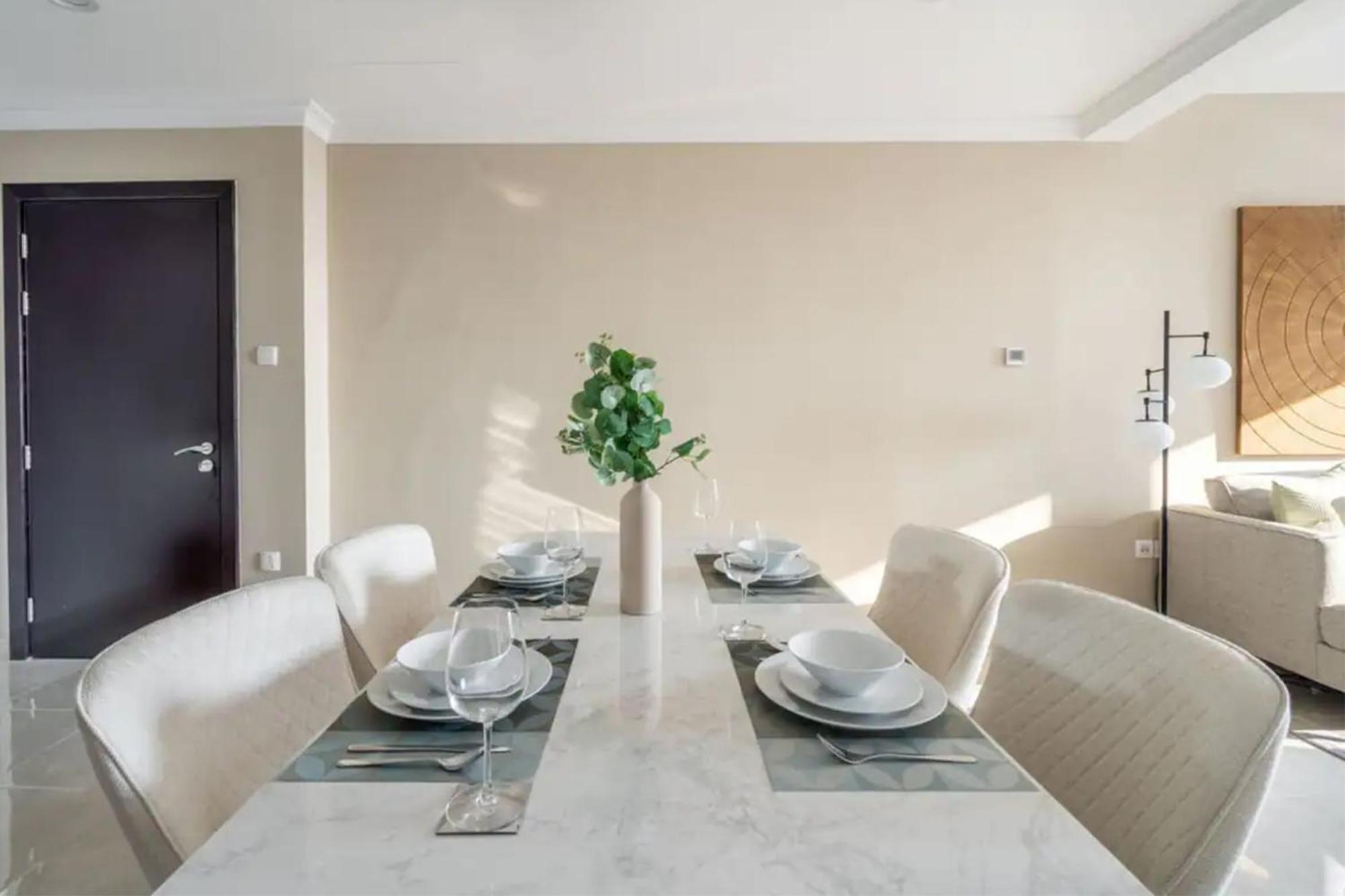 Magnificiant 1br In Court Tower With Canal View Daire Dubai