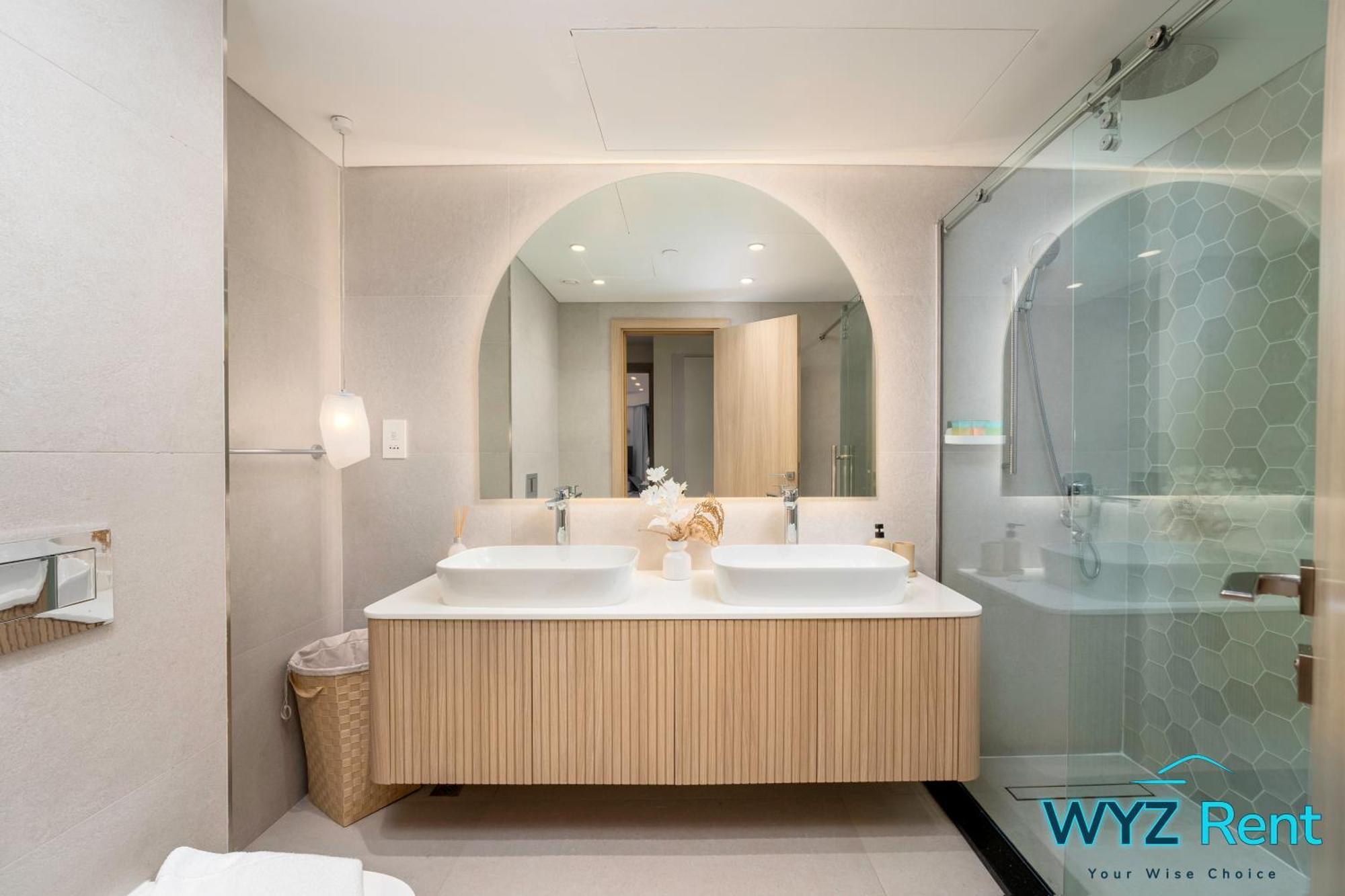 Apartment Stunning 2 Bedroom In The Heart Of Downtown, 360 Views