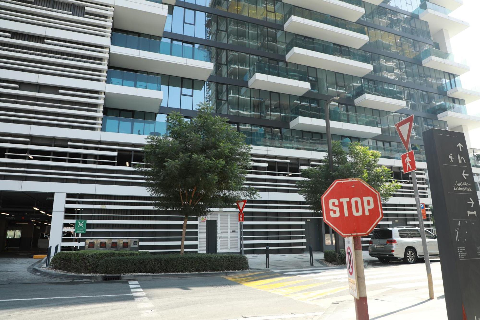 Luxury 2-bed Flat, Prime Location, Burj View & World Highest Running Track