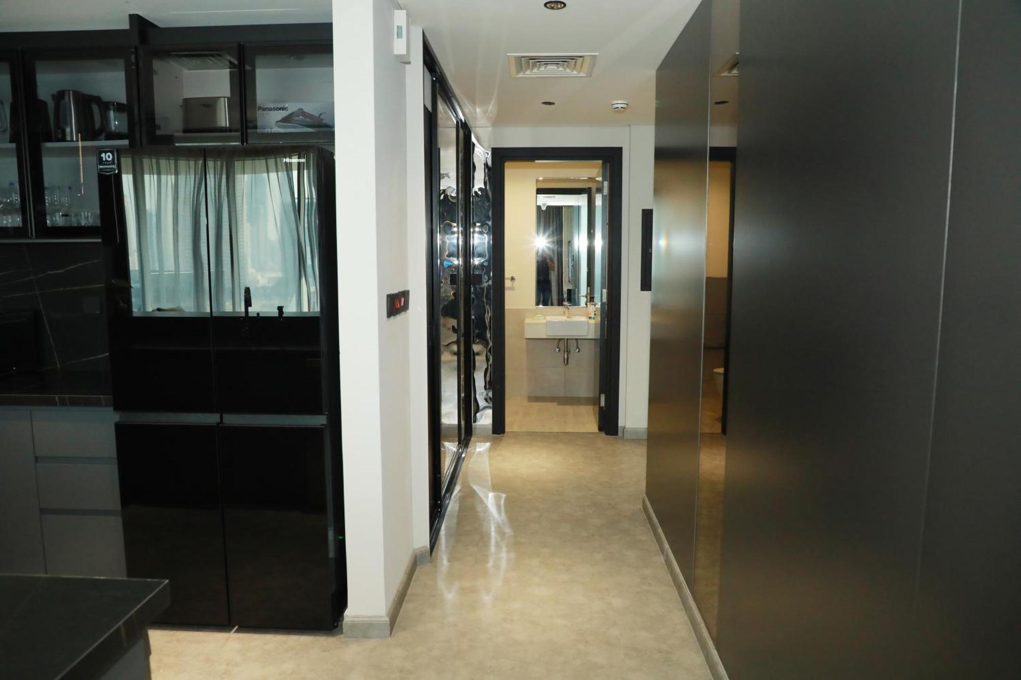 Luxury 2-bed Flat, Prime Location, Burj View & World Highest Running Track Apartment