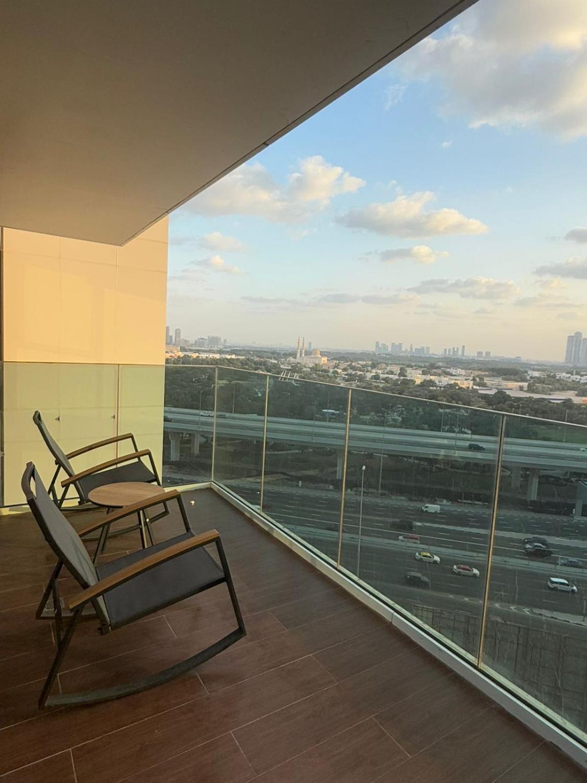 Luxury 2-bed Flat, Prime Location, Burj View & World Highest Running Track * Dubai