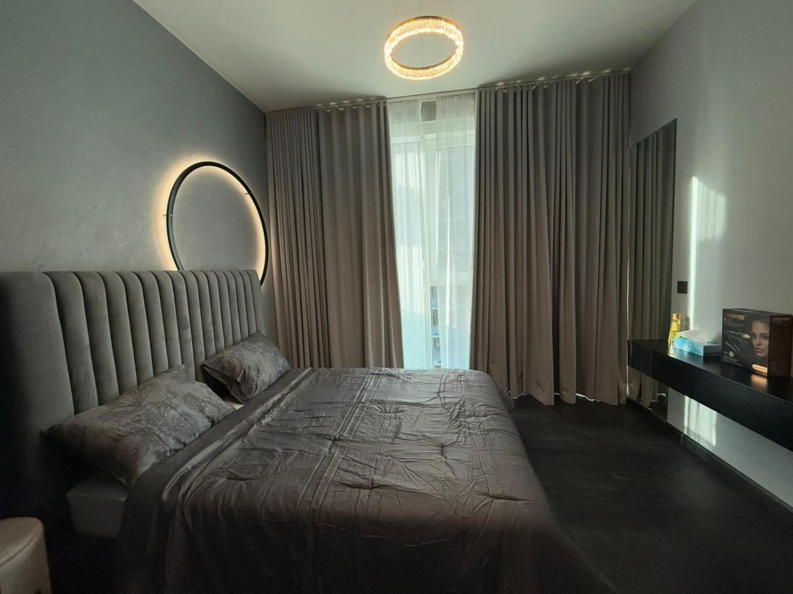 Luxury 2-bed Flat, Prime Location, Burj View & World Highest Running Track Apartment