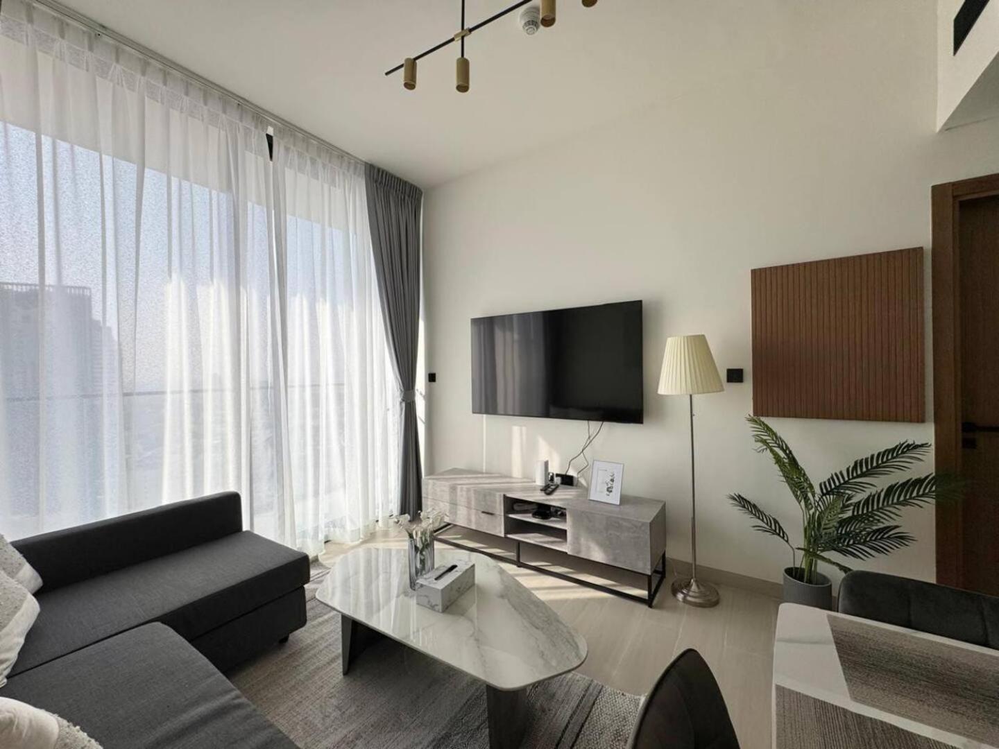 Apartment Cozy 1-bedroom In Jvc