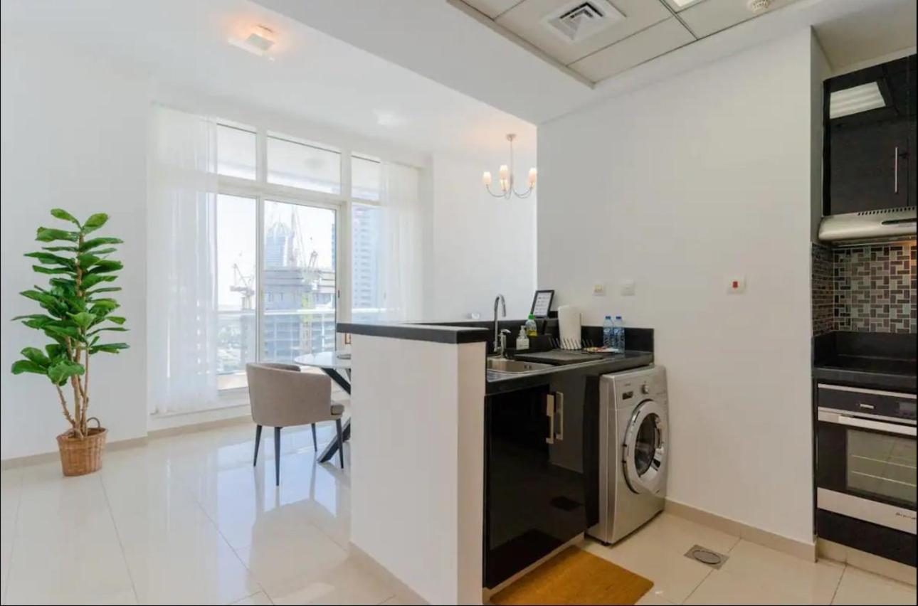 Aws Homes - Contemporary Marina *
