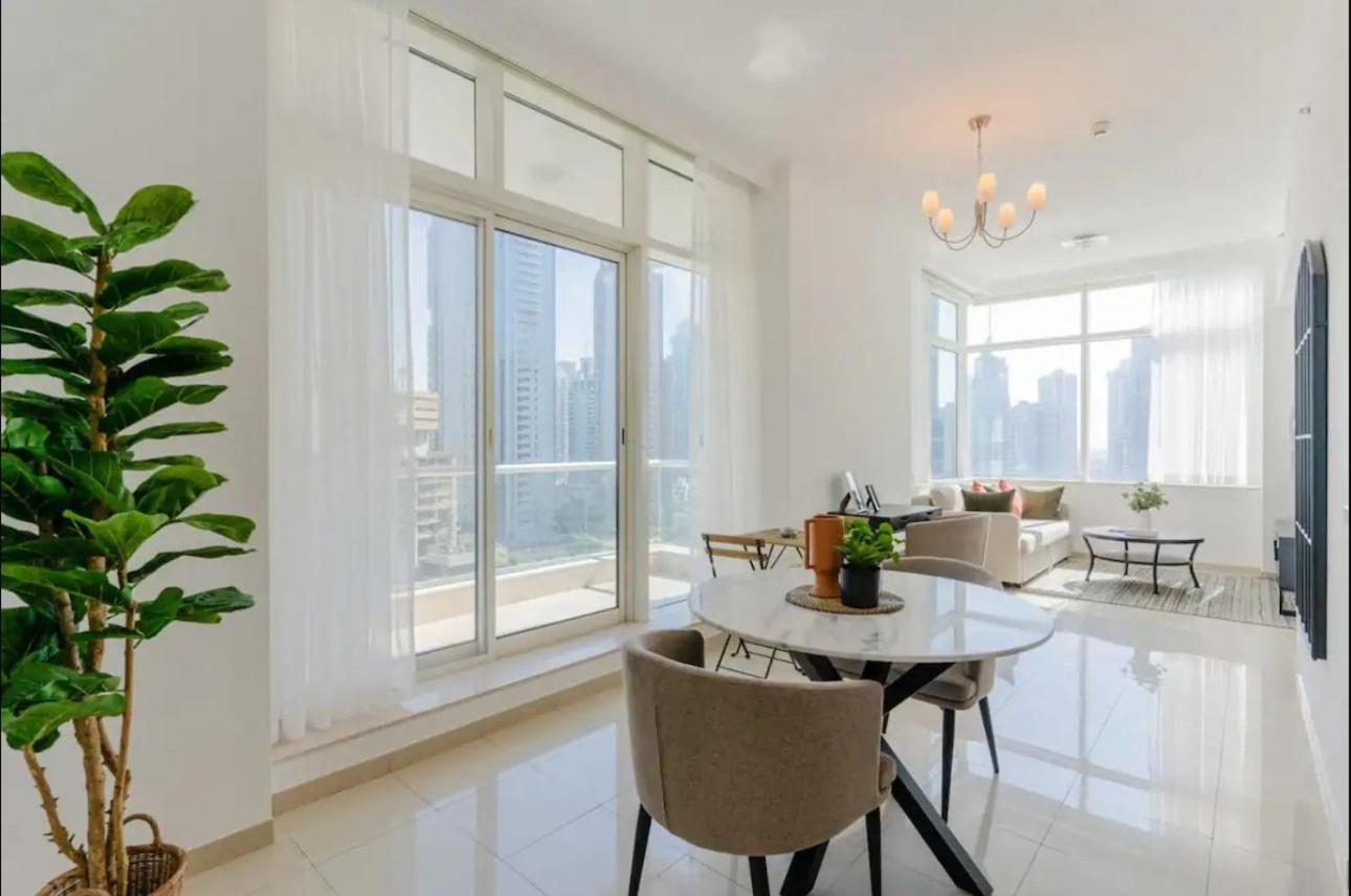 Aws Homes - Contemporary Marina
