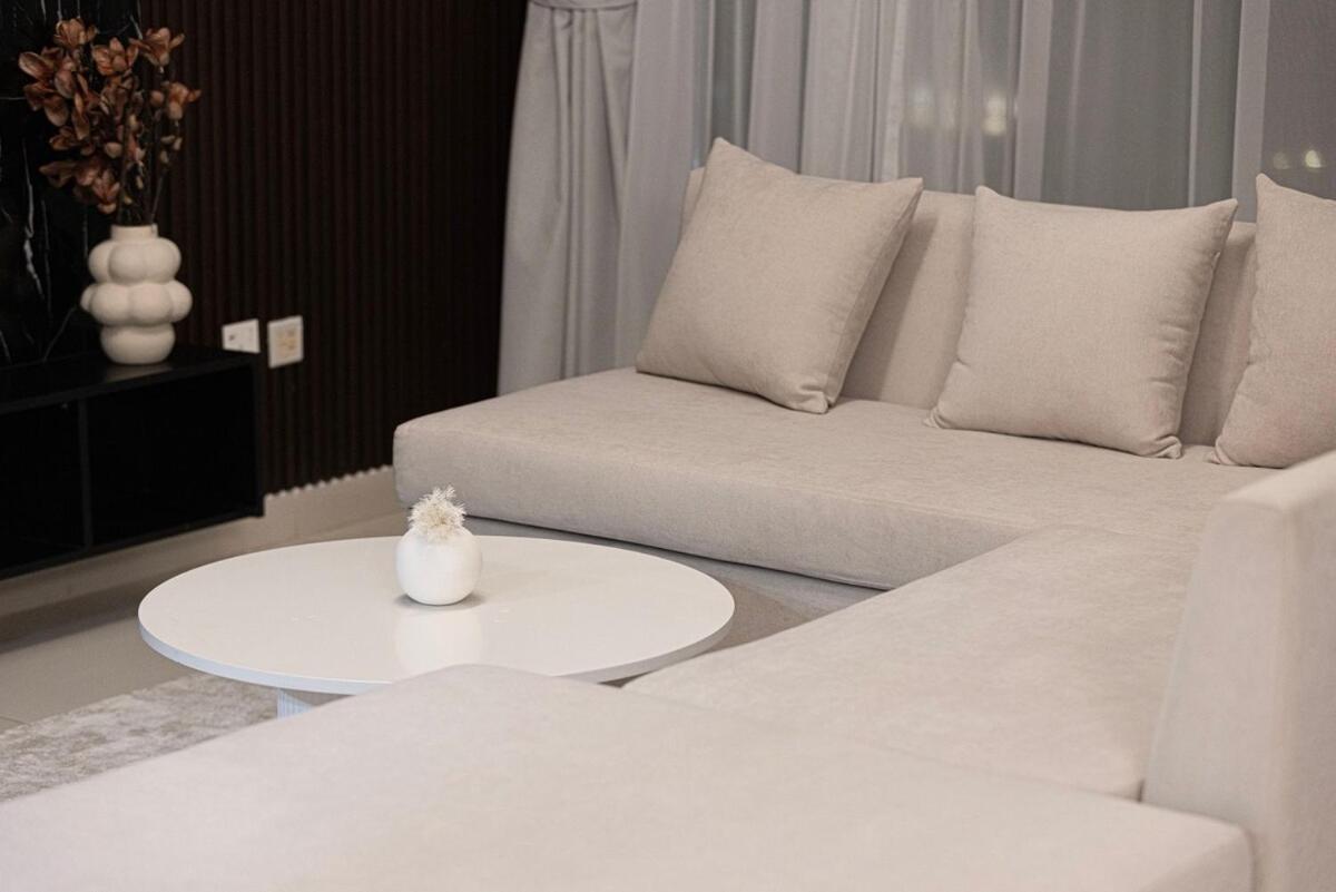 Apartment Beautiful 2 Bedroom Next To Opera I Burj View Dubai