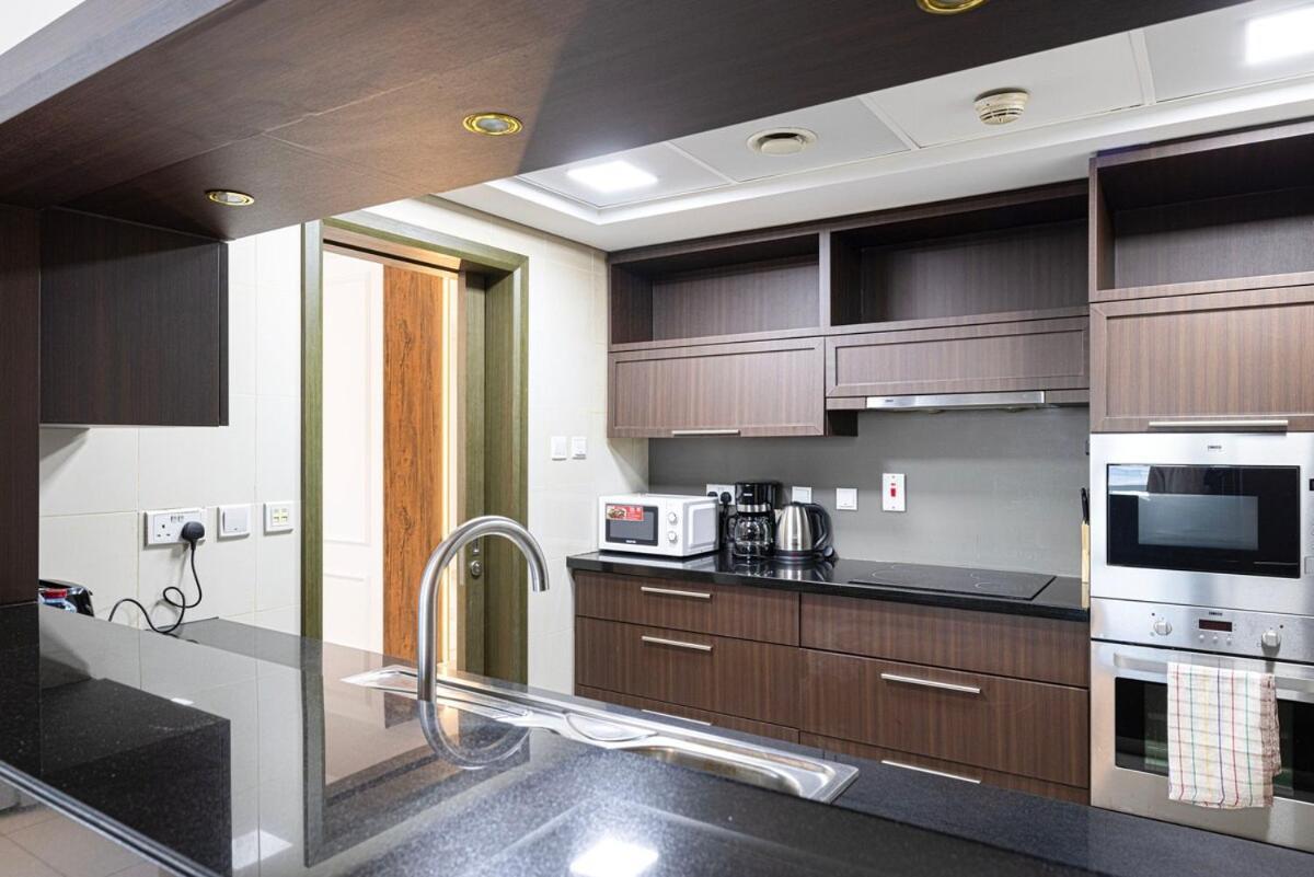 Beautiful 2 Bedroom Next To Opera I Burj View *