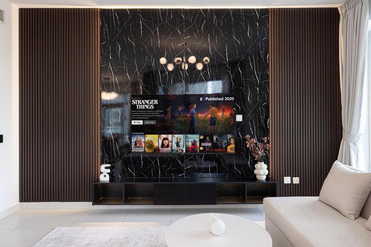 Beautiful 2 Bedroom Next To Opera I Burj View Apartment Dubai