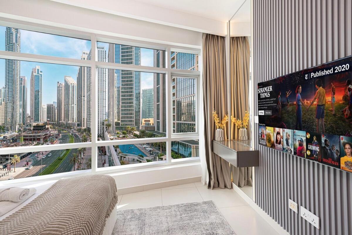 Beautiful 2 Bedroom Next To Opera I Burj View *