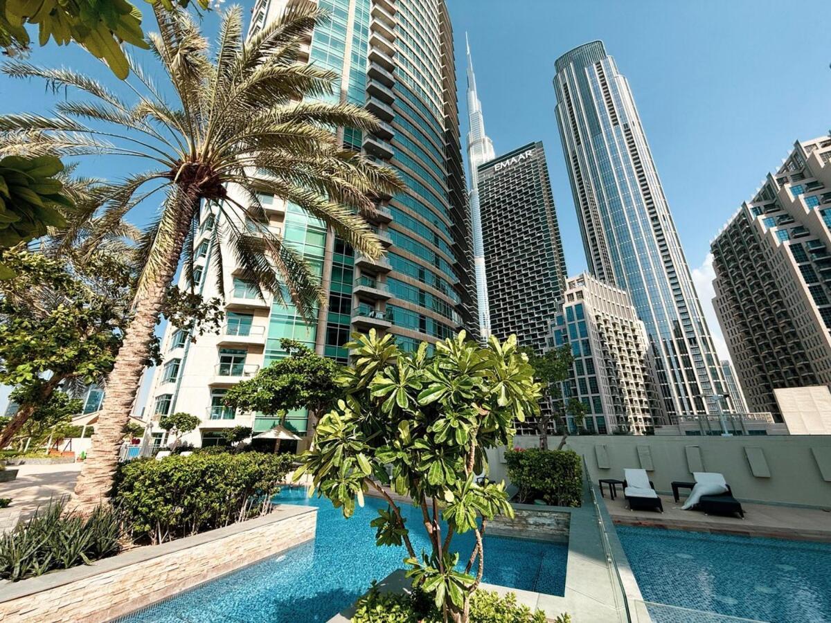 Beautiful 2 Bedroom Next To Opera I Burj View * Dubai
