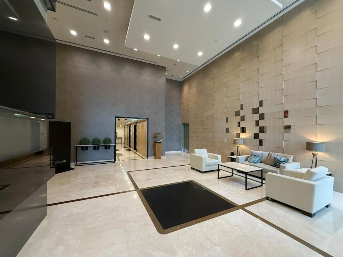 Beautiful 2 Bedroom Next To Opera I Burj View Apartment *