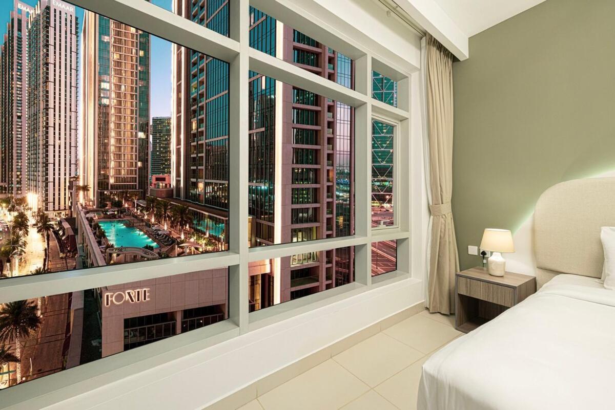 Beautiful 2 Bedroom Next To Opera I Burj View Apartment *