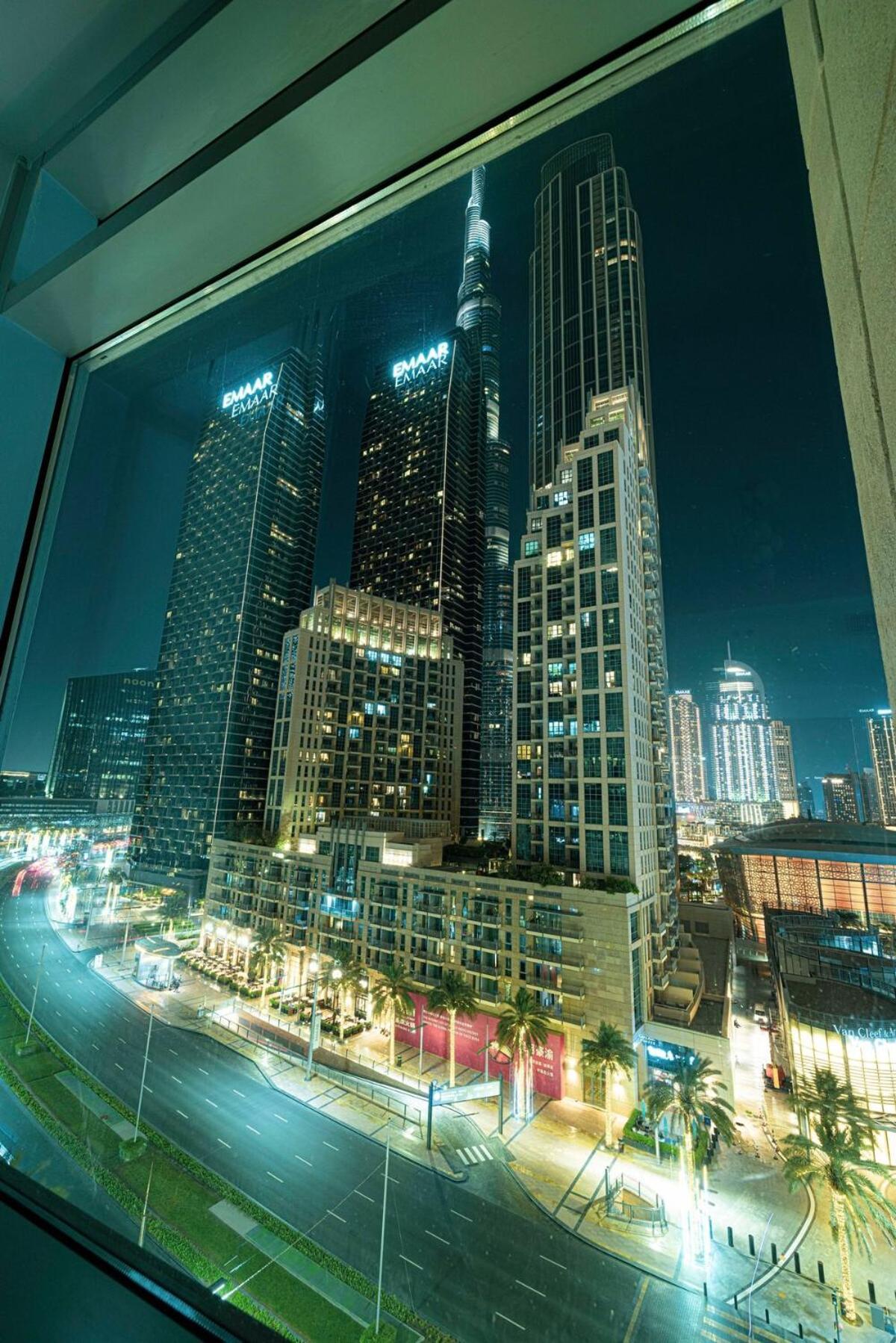 Beautiful 2 Bedroom Next To Opera I Burj View Apartment Dubai