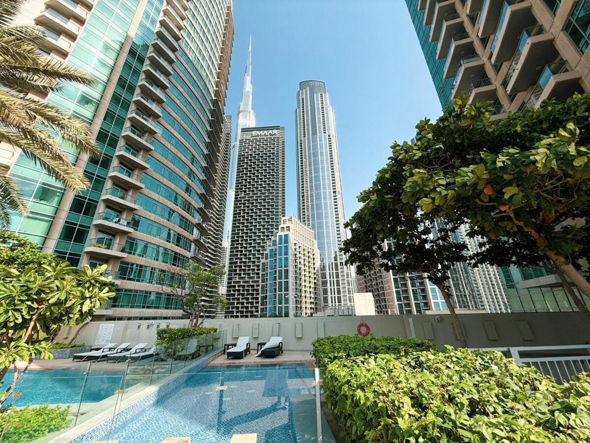 Beautiful 2 Bedroom Next To Opera I Burj View *