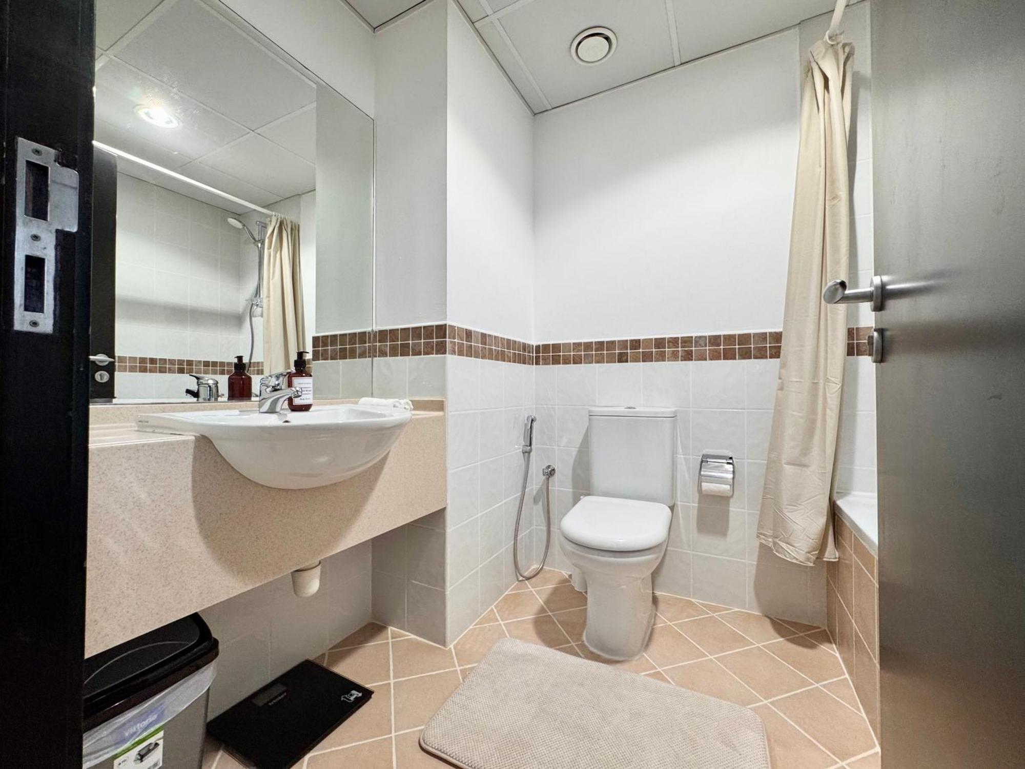 2 Bed In La Riviera Tower, Marina Near Metro And Mall, 12-min Walk To Jbr Beach! Apartment