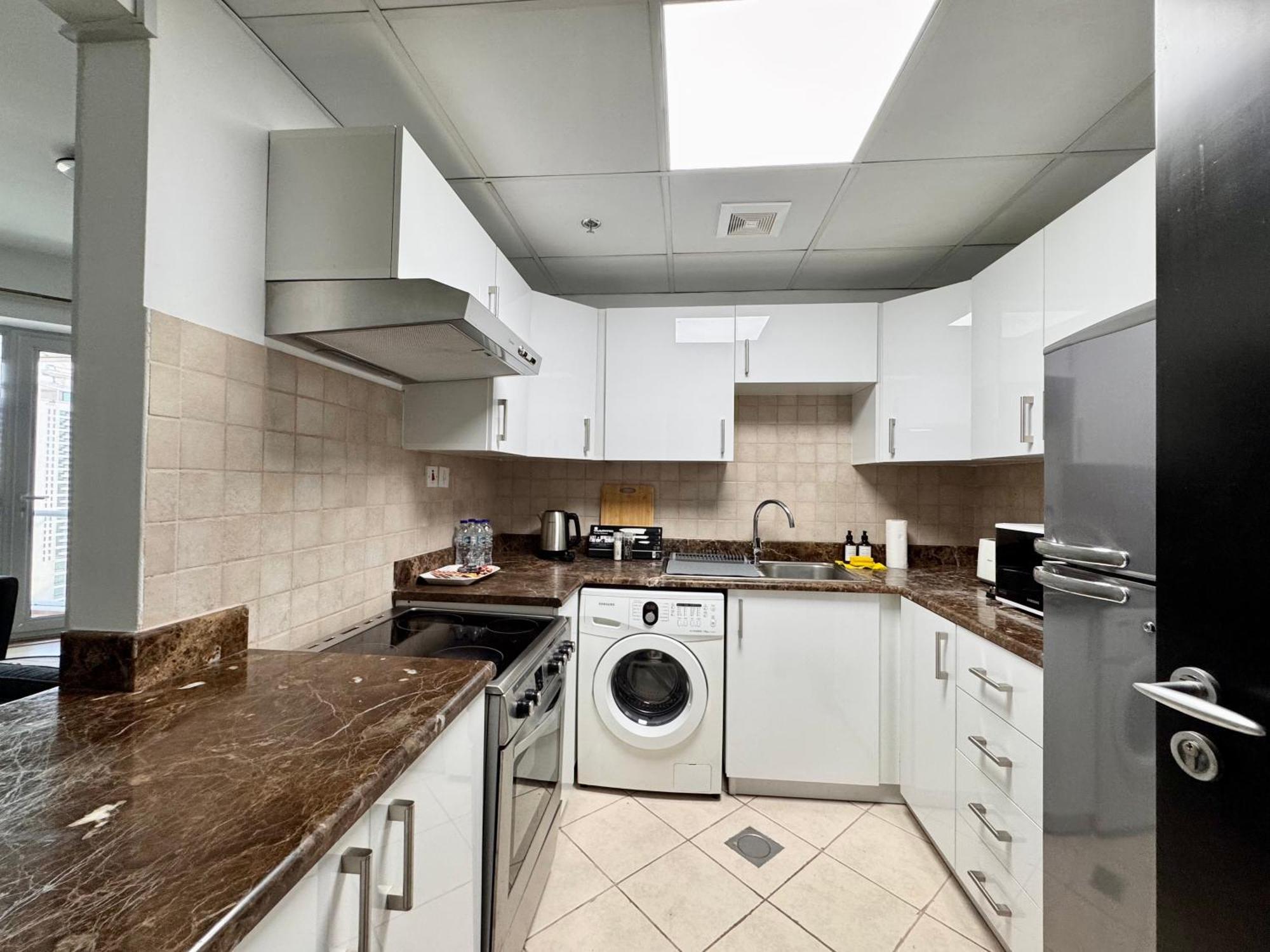 2 Bed In La Riviera Tower, Marina Near Metro And Mall, 12-min Walk To Jbr Beach!