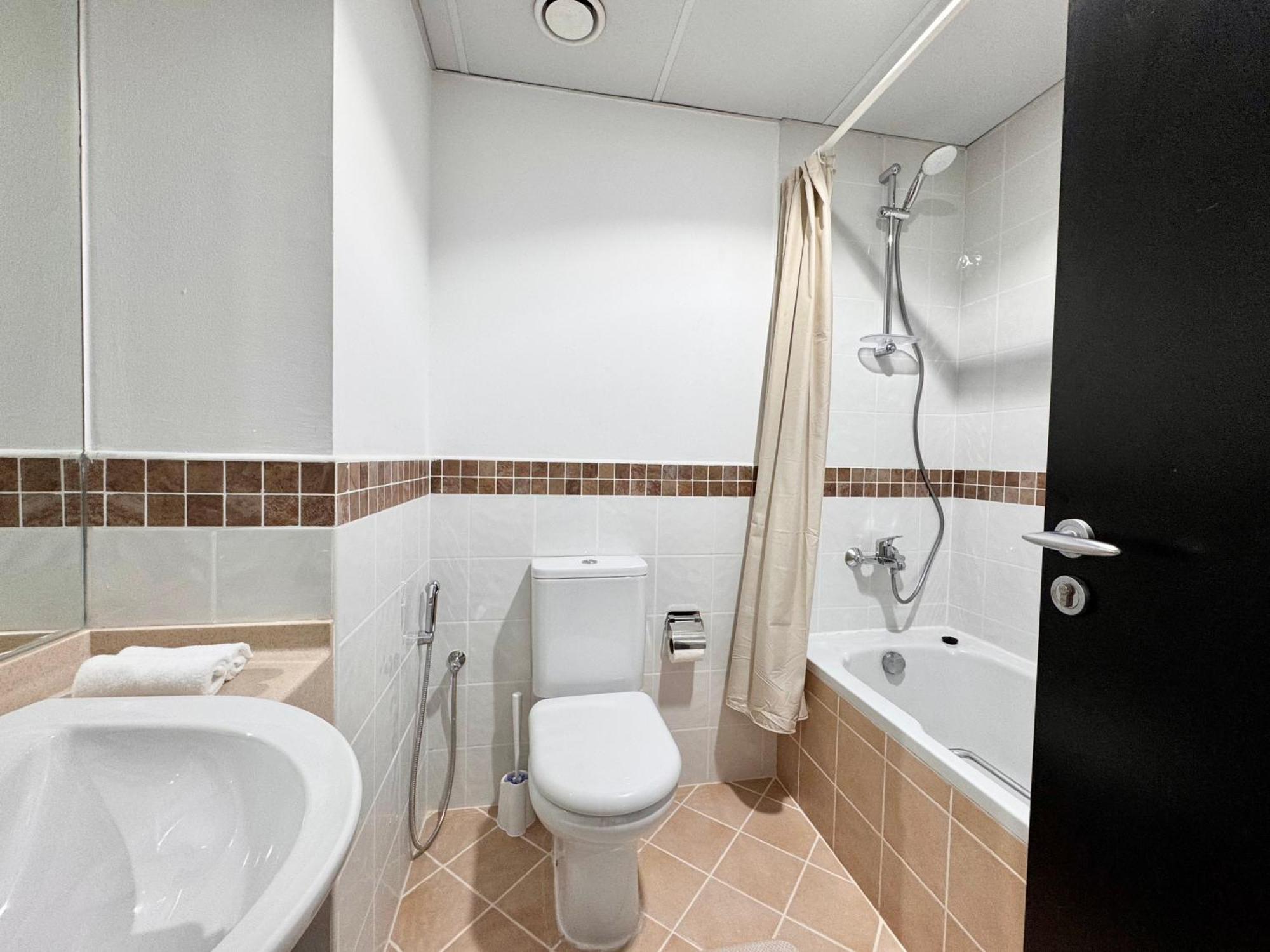 2 Bed In La Riviera Tower, Marina Near Metro And Mall, 12-min Walk To Jbr Beach! Apartment