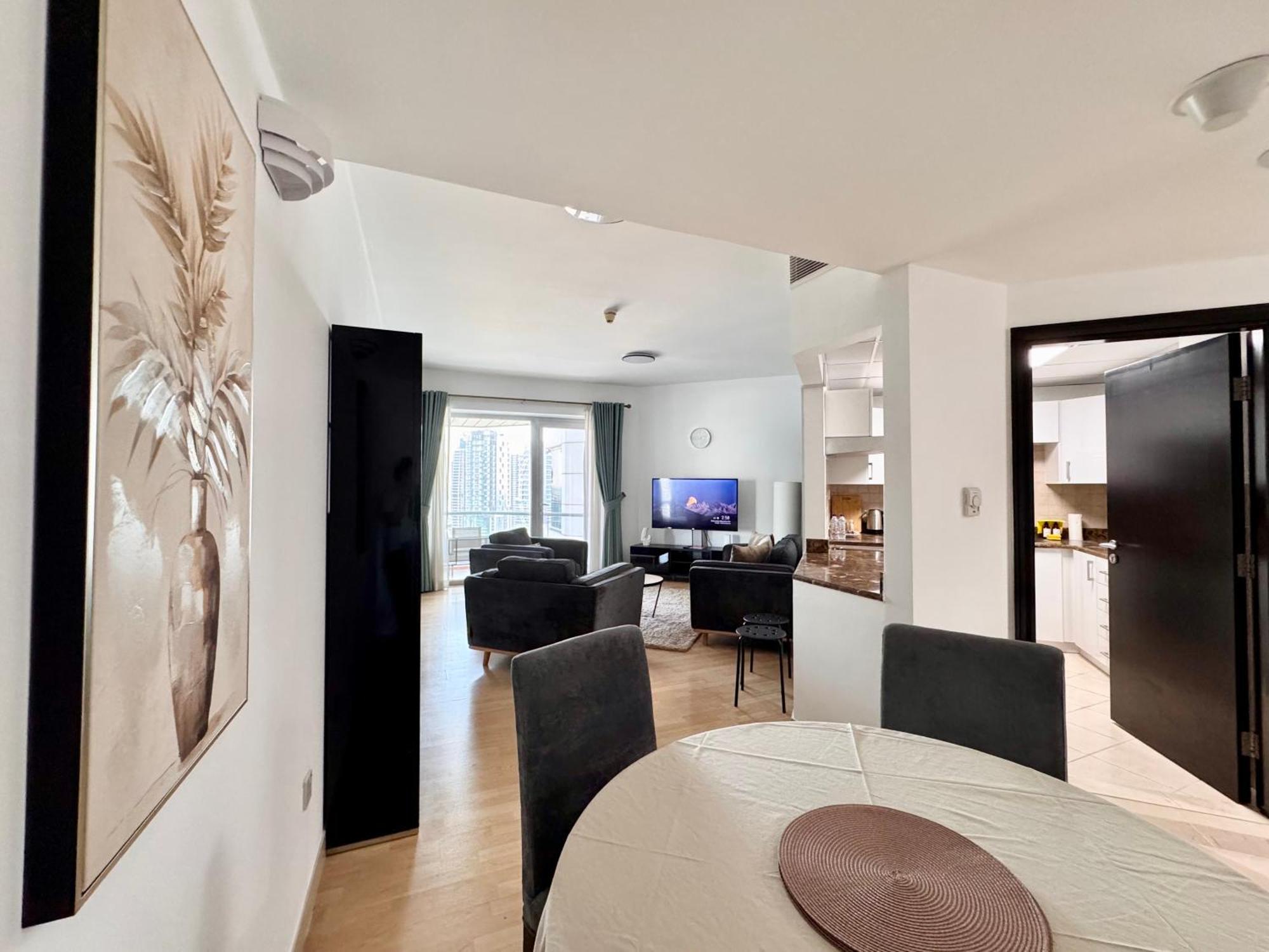 2 Bed In La Riviera Tower, Marina Near Metro And Mall, 12-min Walk To Jbr Beach! Dubai