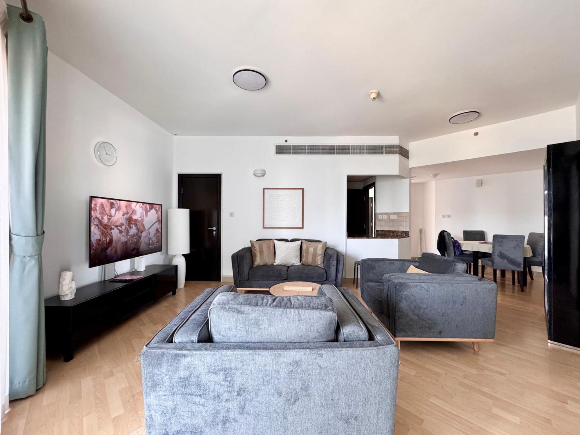 2 Bed In La Riviera Tower, Marina Near Metro And Mall, 12-min Walk To Jbr Beach!