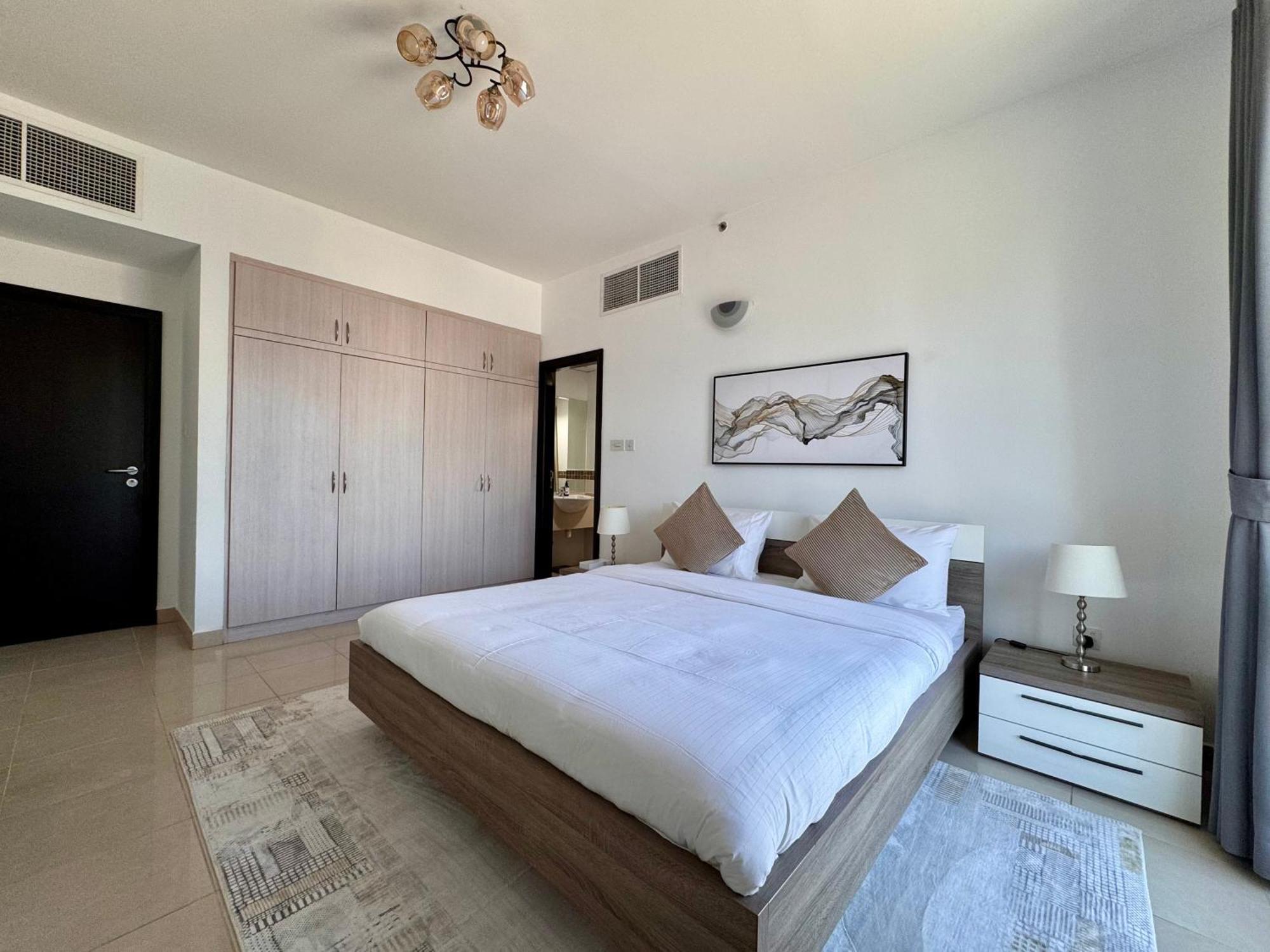 2 Bed In La Riviera Tower, Marina Near Metro And Mall, 12-min Walk To Jbr Beach! Apartment