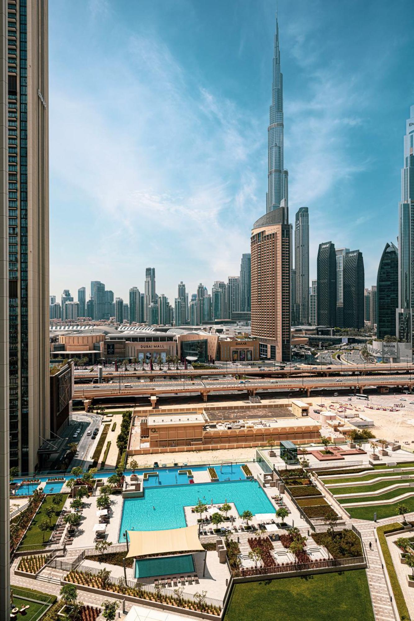 Amazing 2br Burj Khalifa View Steps Walk To Dubaimall * Dubai