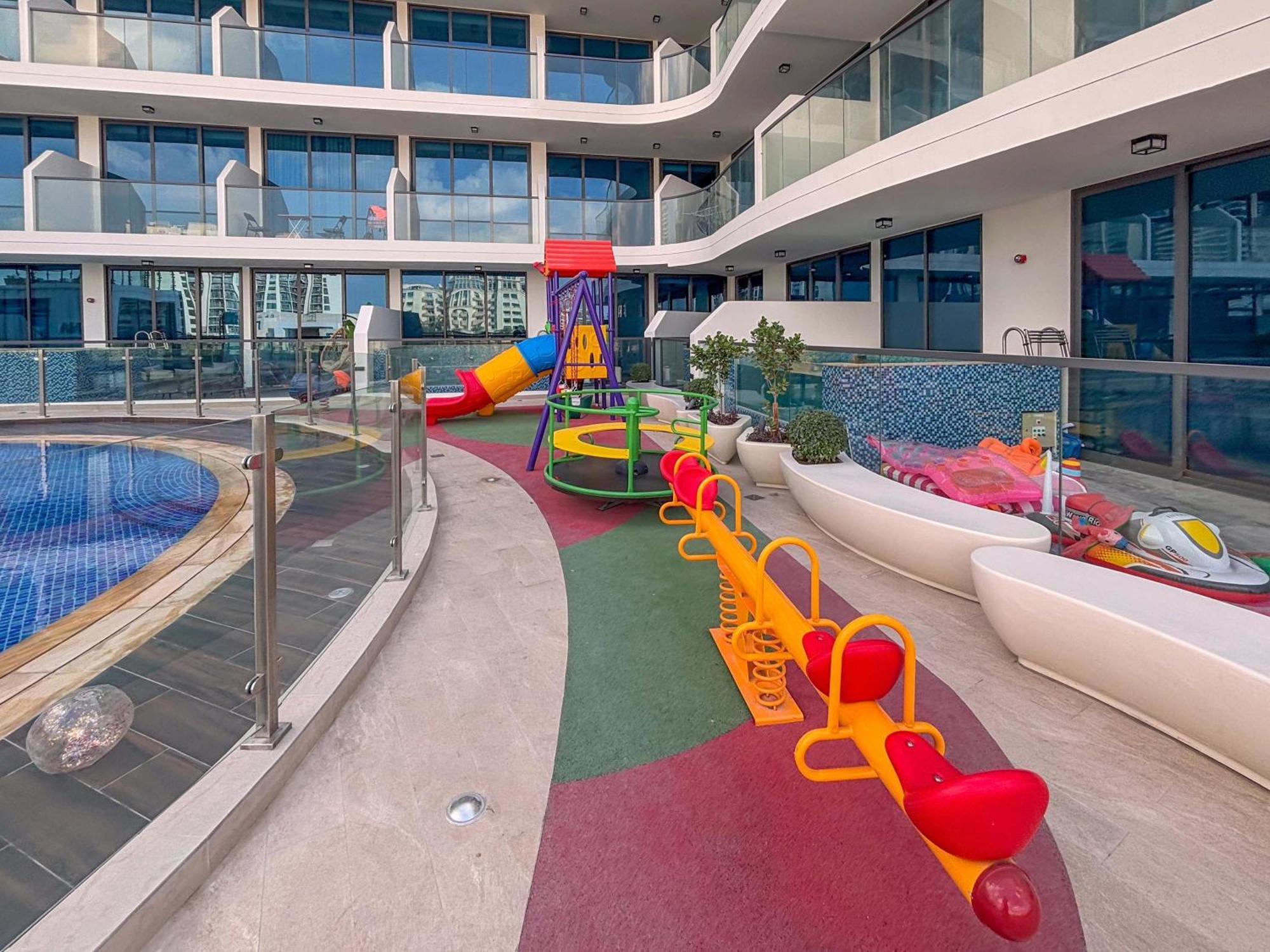Frank Porter - Samana Park Views Apartment