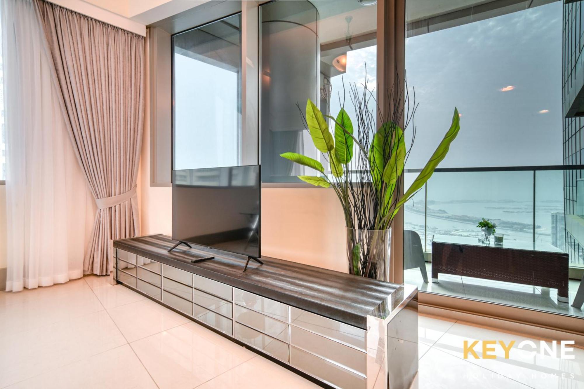 Apartment Captivating Sky & Sea Views In Two Bedroom *