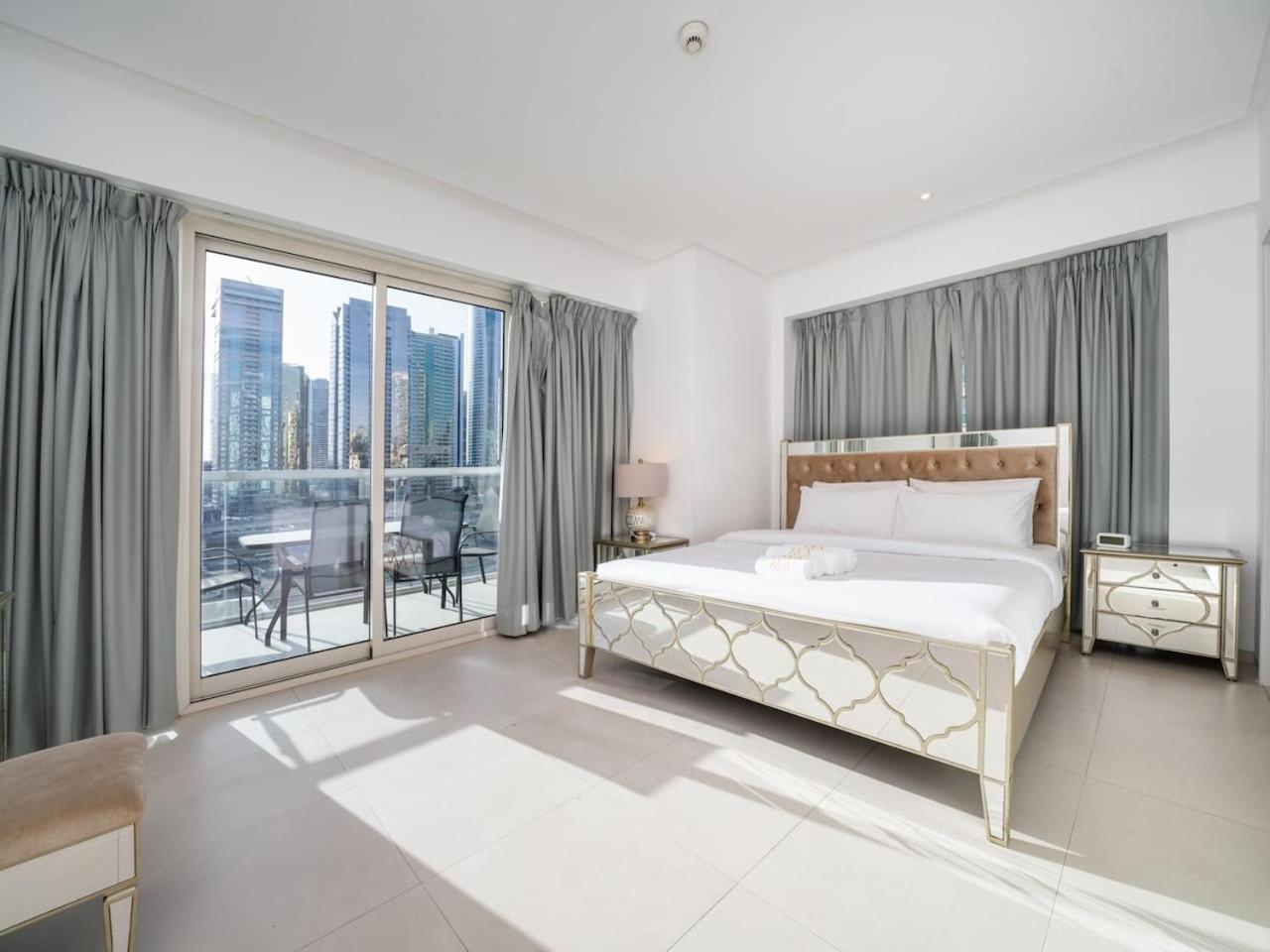 Stylish 2 Bed In Prime Marina Location *