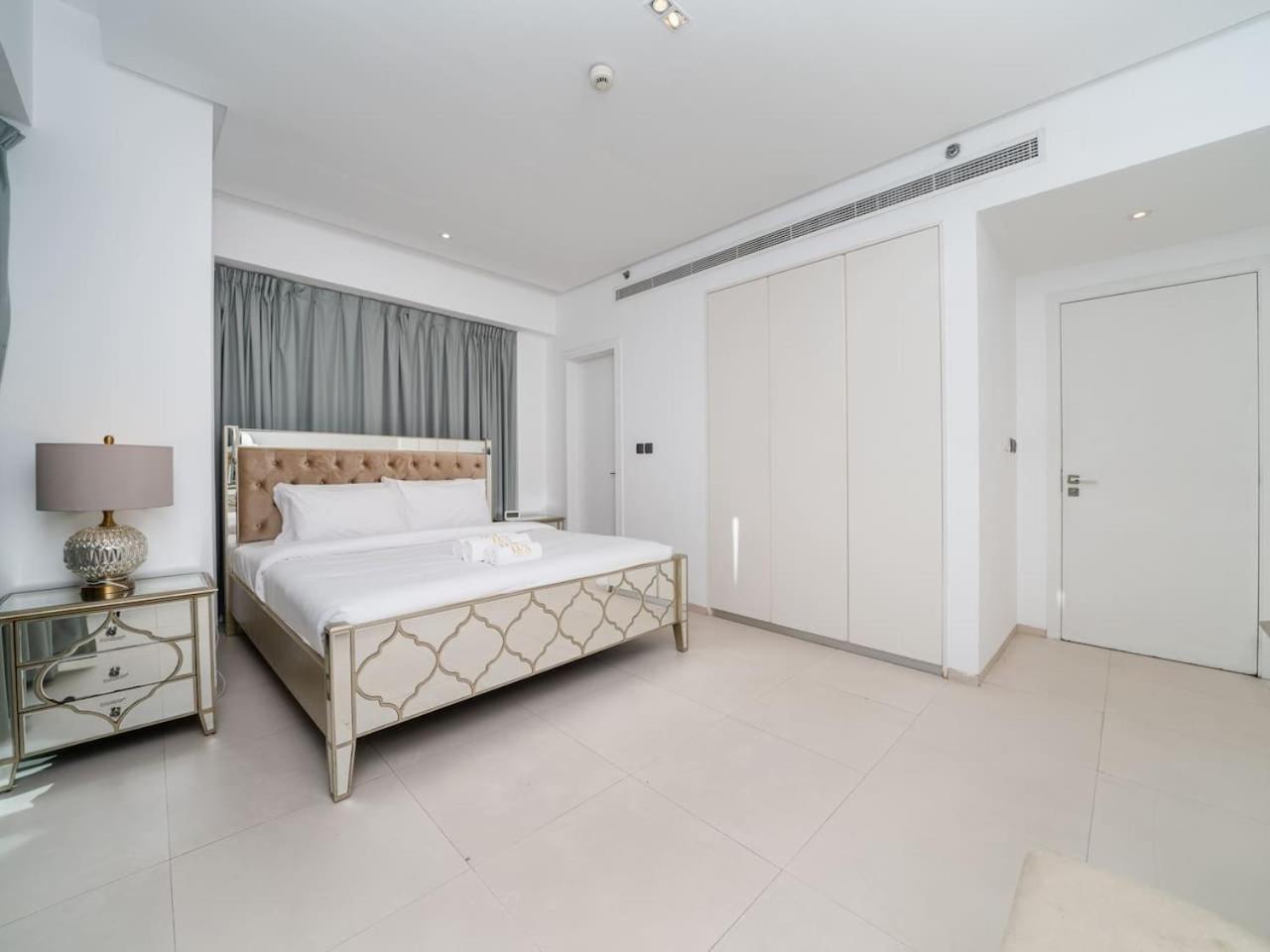 Apartment Stylish 2 Bed In Prime Marina Location *