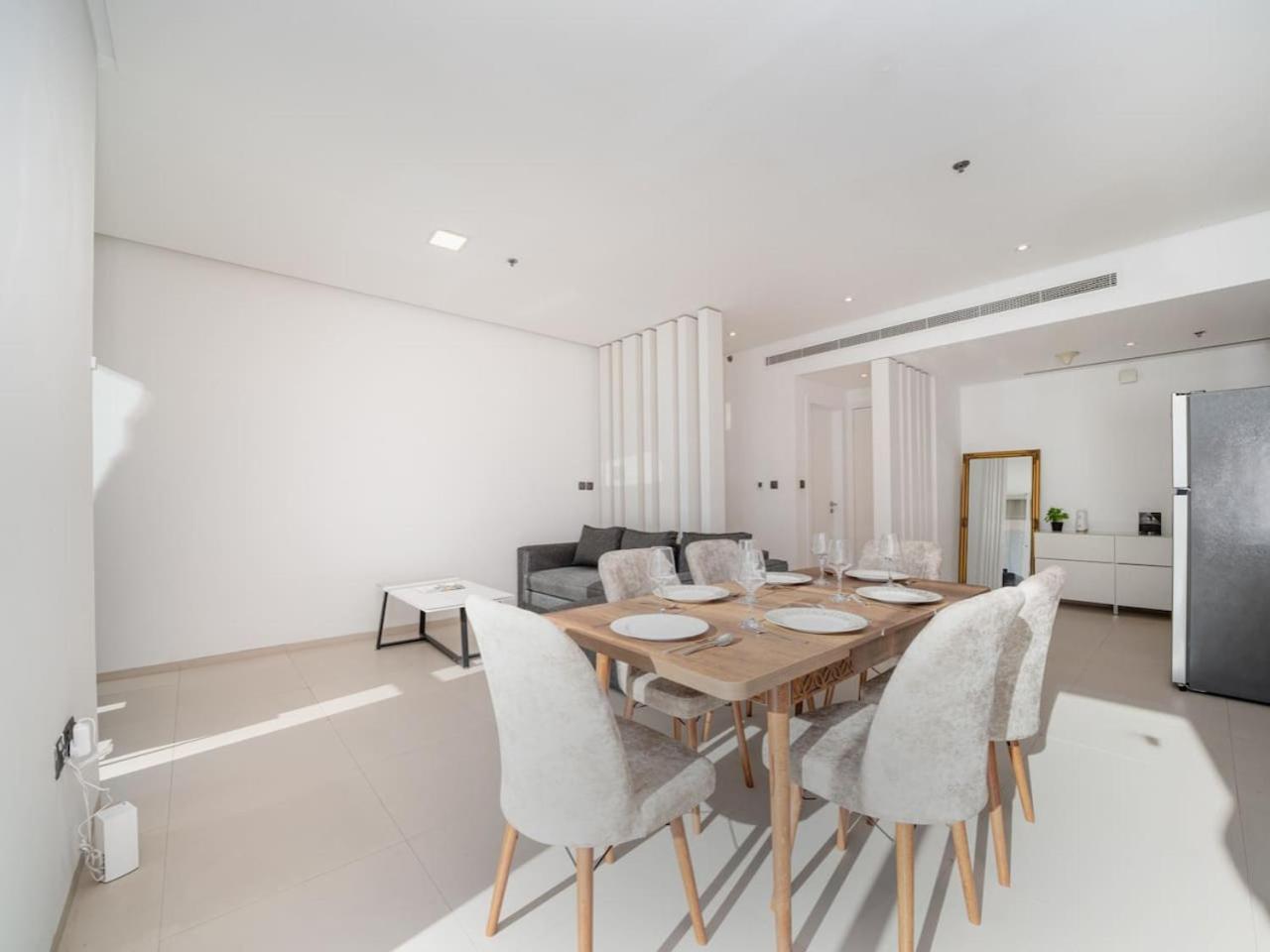 Apartment Stylish 2 Bed In Prime Marina Location Dubai