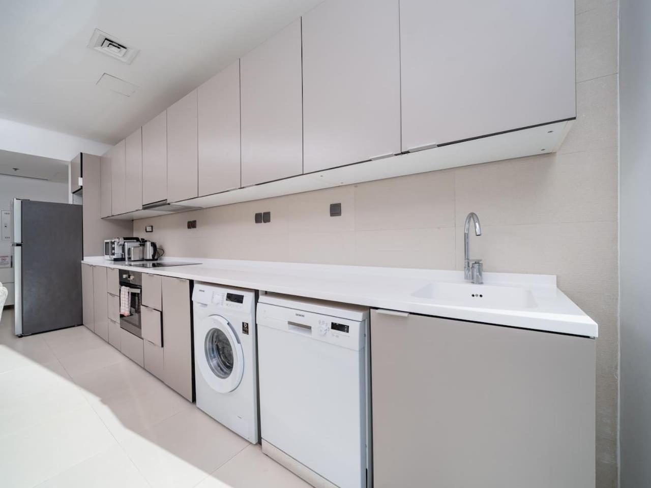 Stylish 2 Bed In Prime Marina Location Apartment Dubai
