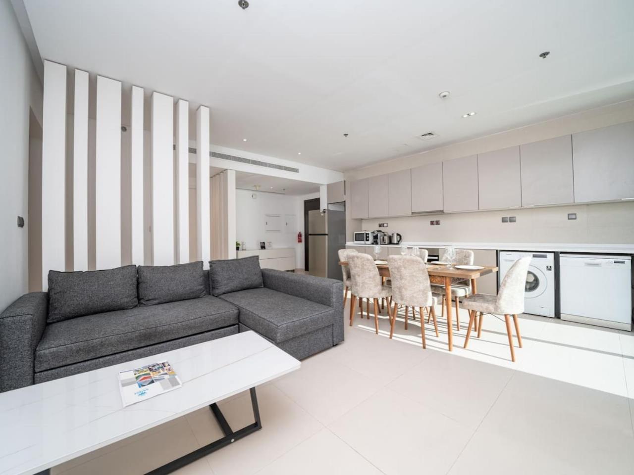 Stylish 2 Bed In Prime Marina Location *
