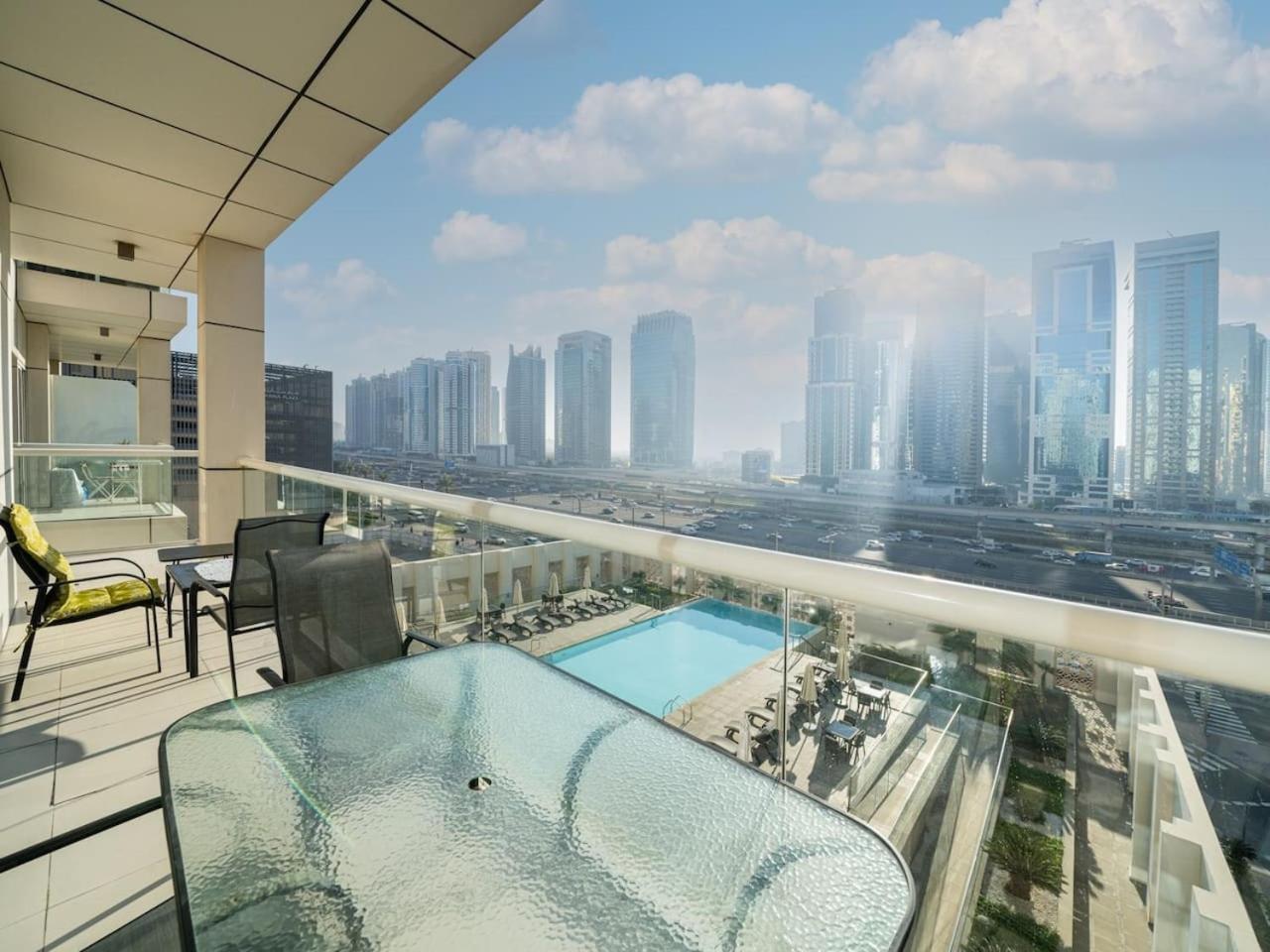 Stylish 2 Bed In Prime Marina Location Apartment